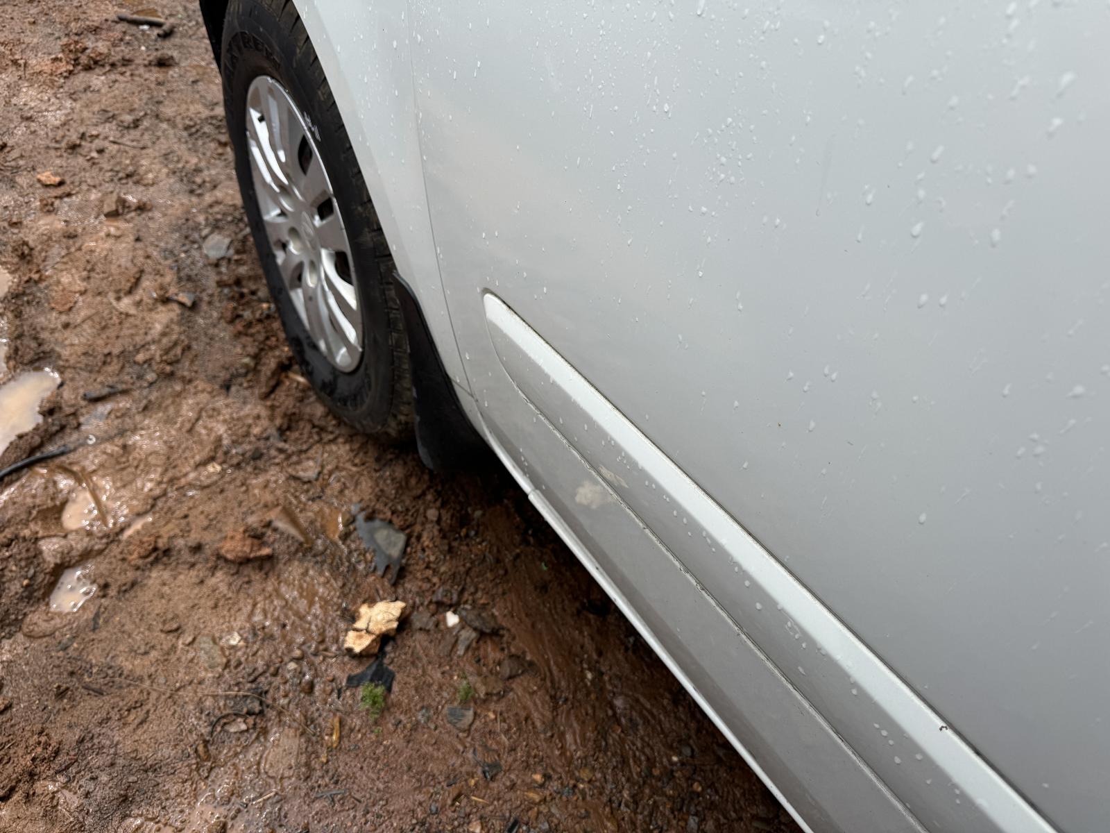 View KIA CARNIVAL/GRAND CARNIVAL 2012 4 Door Station Wagon Breaking