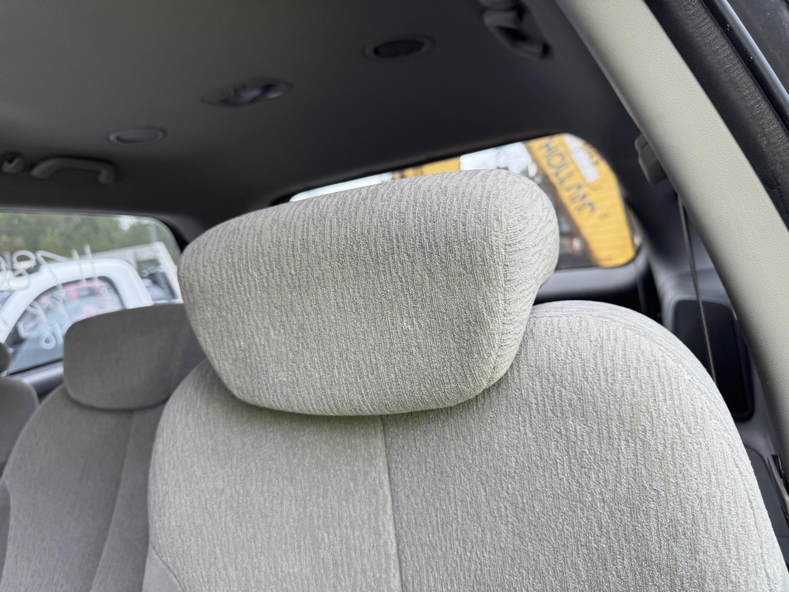 View KIA CARNIVAL/GRAND CARNIVAL 2012 4 Door Station Wagon Breaking