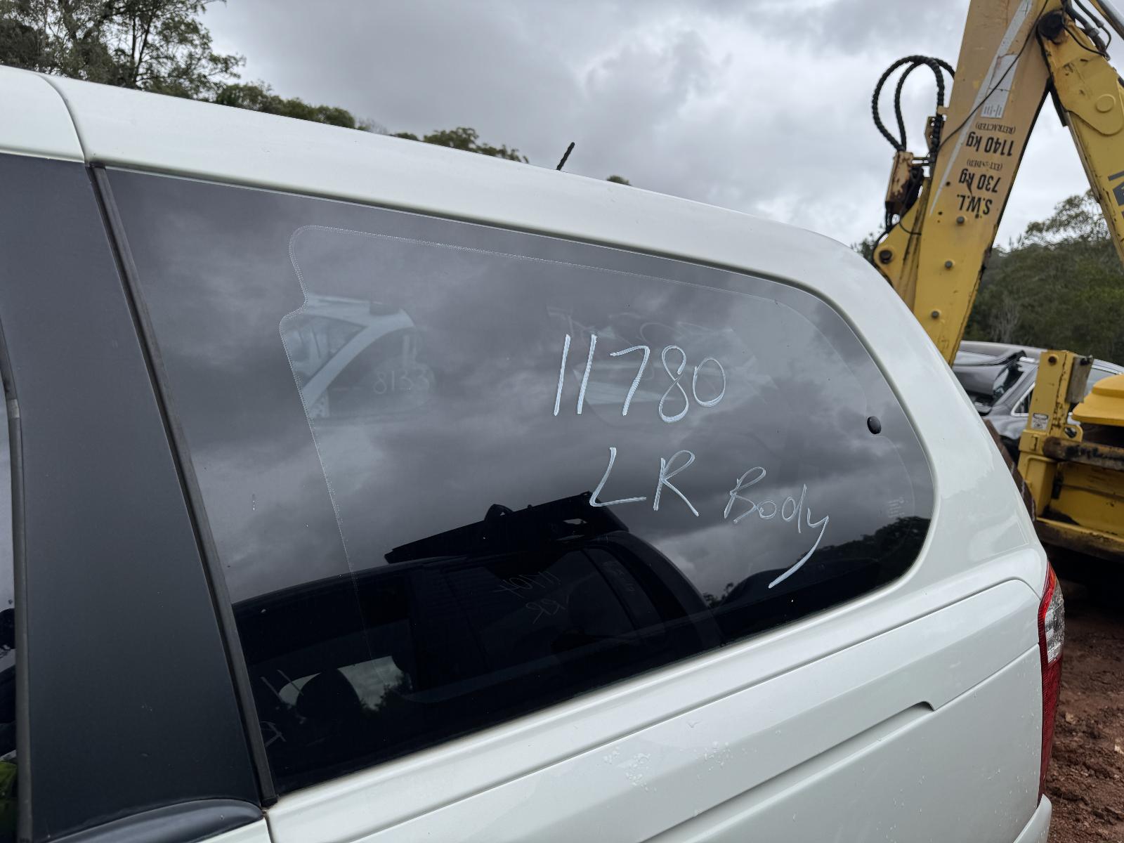 View KIA CARNIVAL/GRAND CARNIVAL 2012 4 Door Station Wagon Breaking