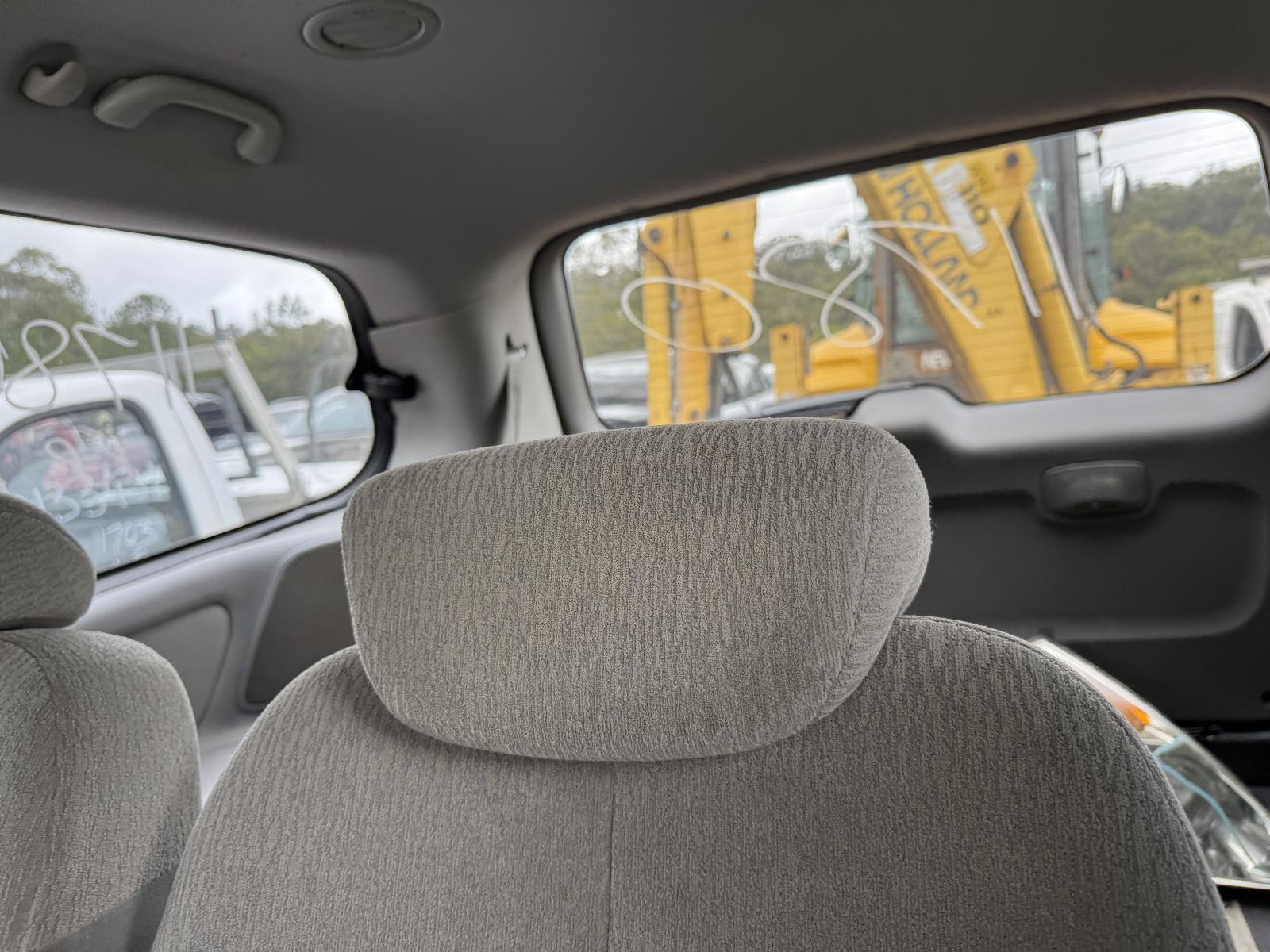 View KIA CARNIVAL/GRAND CARNIVAL 2012 4 Door Station Wagon Breaking