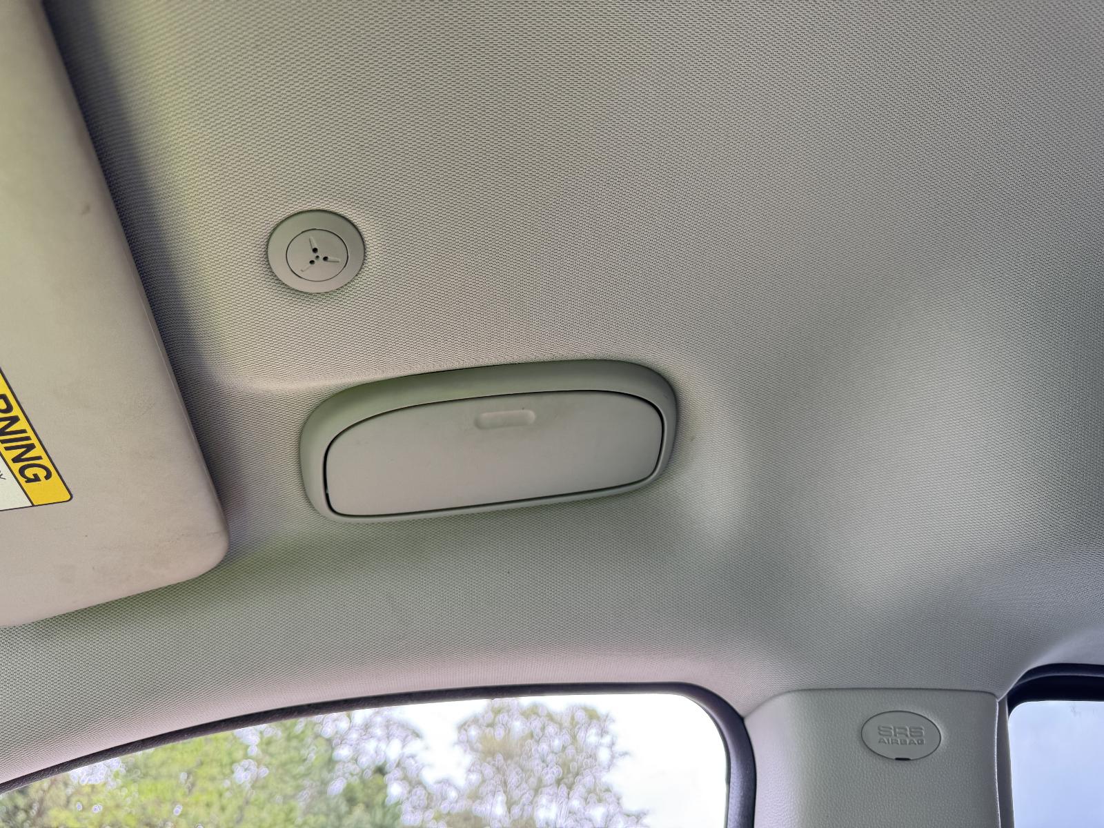 View KIA CARNIVAL/GRAND CARNIVAL 2012 4 Door Station Wagon Breaking