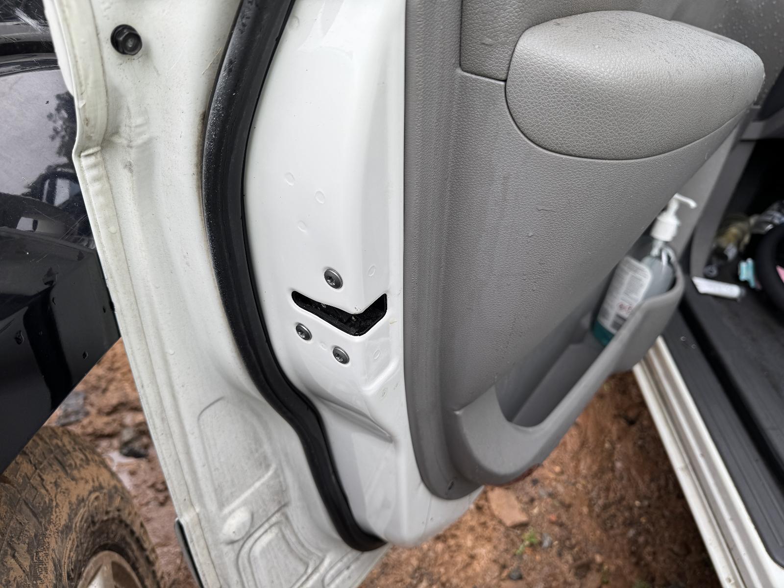 View KIA CARNIVAL/GRAND CARNIVAL 2012 4 Door Station Wagon Breaking
