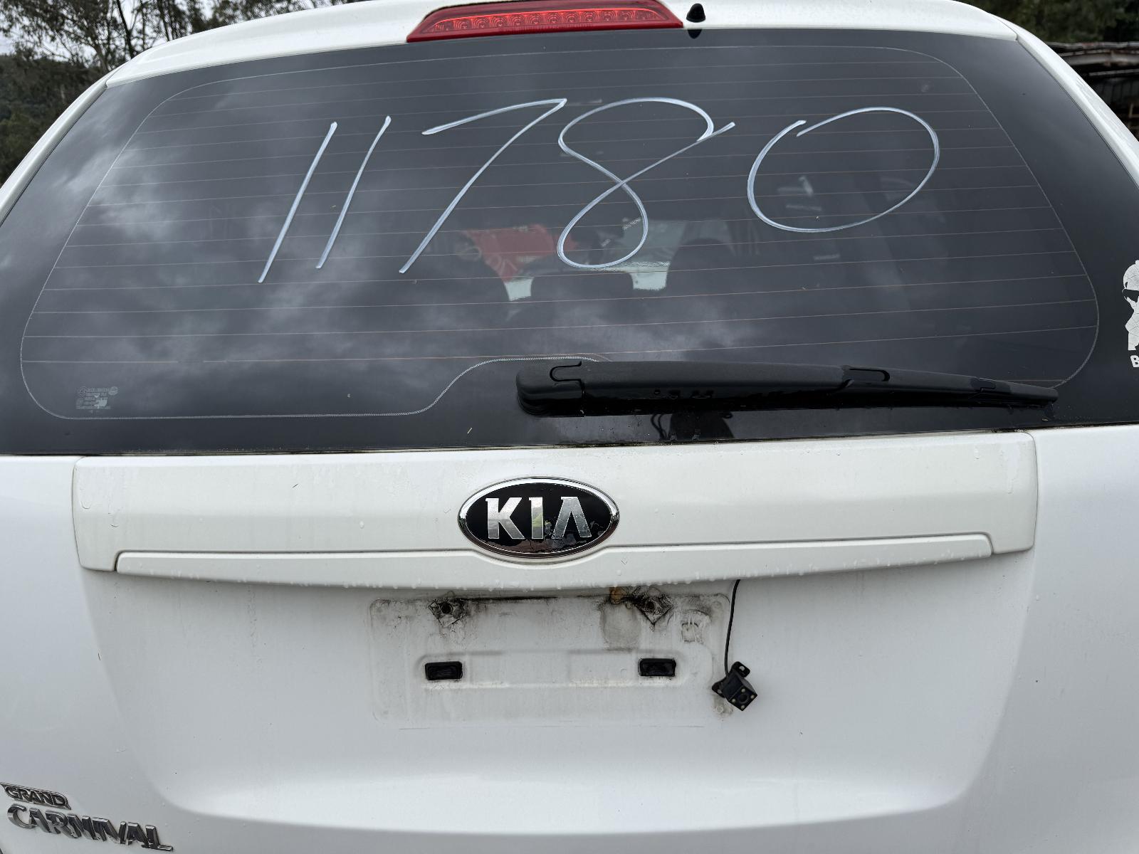 View KIA CARNIVAL/GRAND CARNIVAL 2012 4 Door Station Wagon Breaking