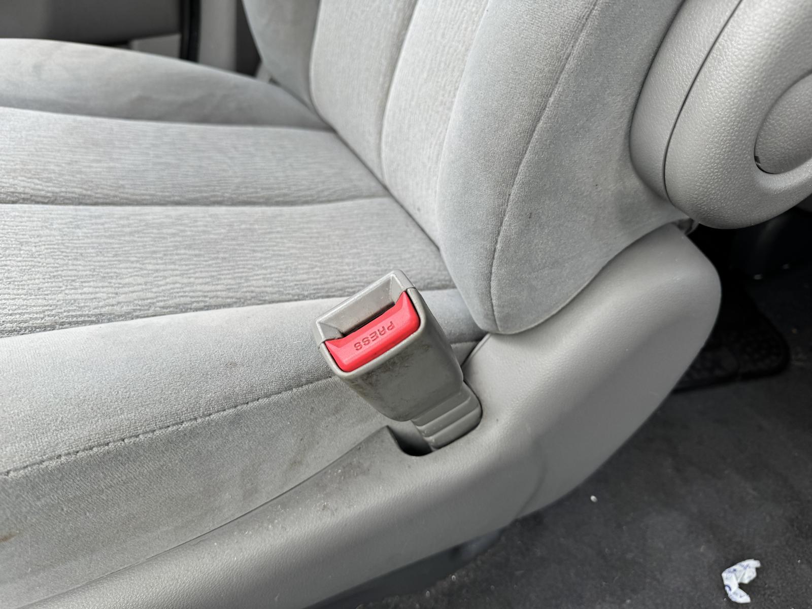 View KIA CARNIVAL/GRAND CARNIVAL 2012 4 Door Station Wagon Breaking