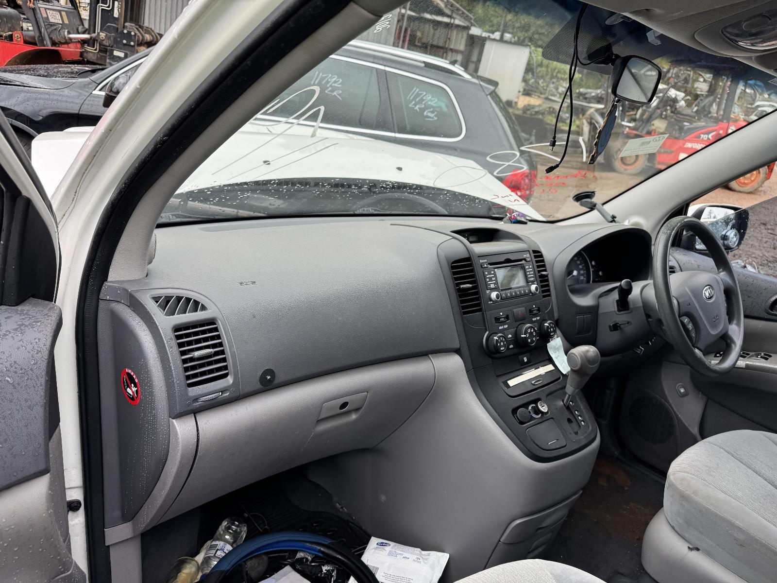 View KIA CARNIVAL/GRAND CARNIVAL 2012 4 Door Station Wagon Breaking