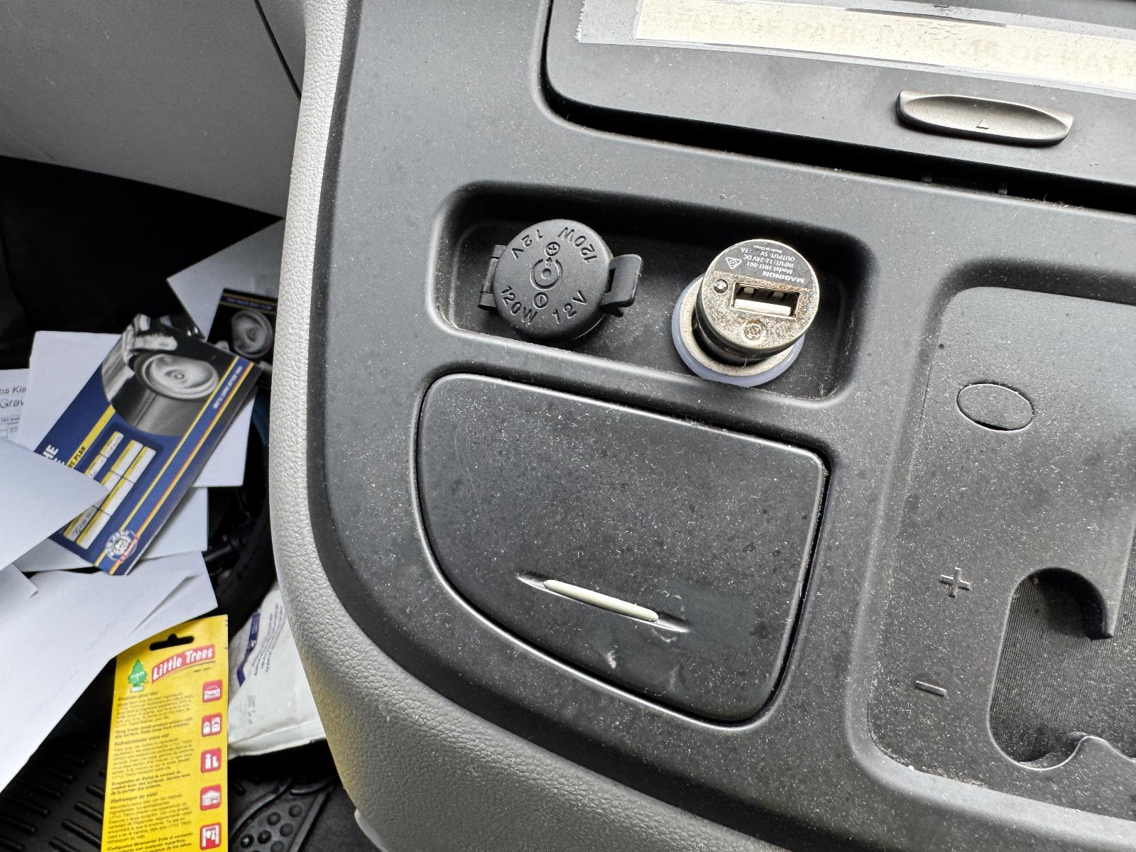 View KIA CARNIVAL/GRAND CARNIVAL 2012 4 Door Station Wagon Breaking