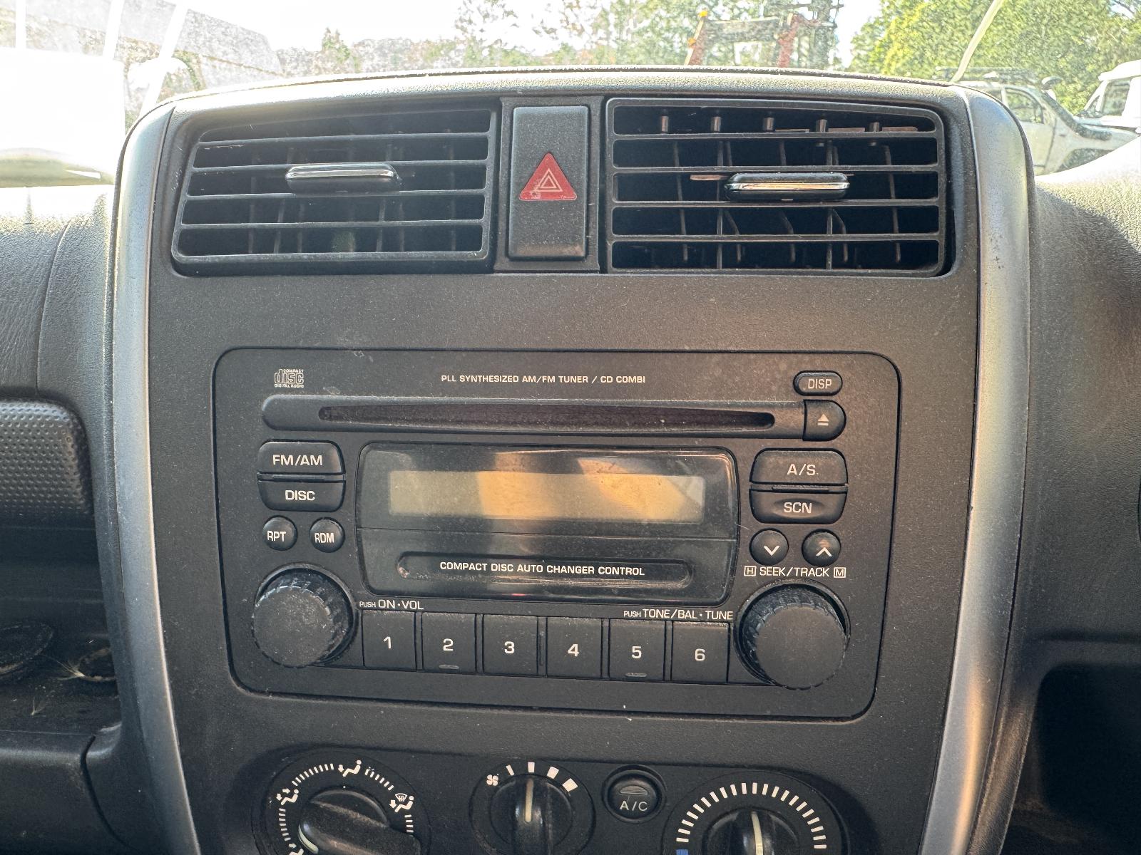 View SUZUKI JIMNY 2011 2 Door Station Wagon Breaking