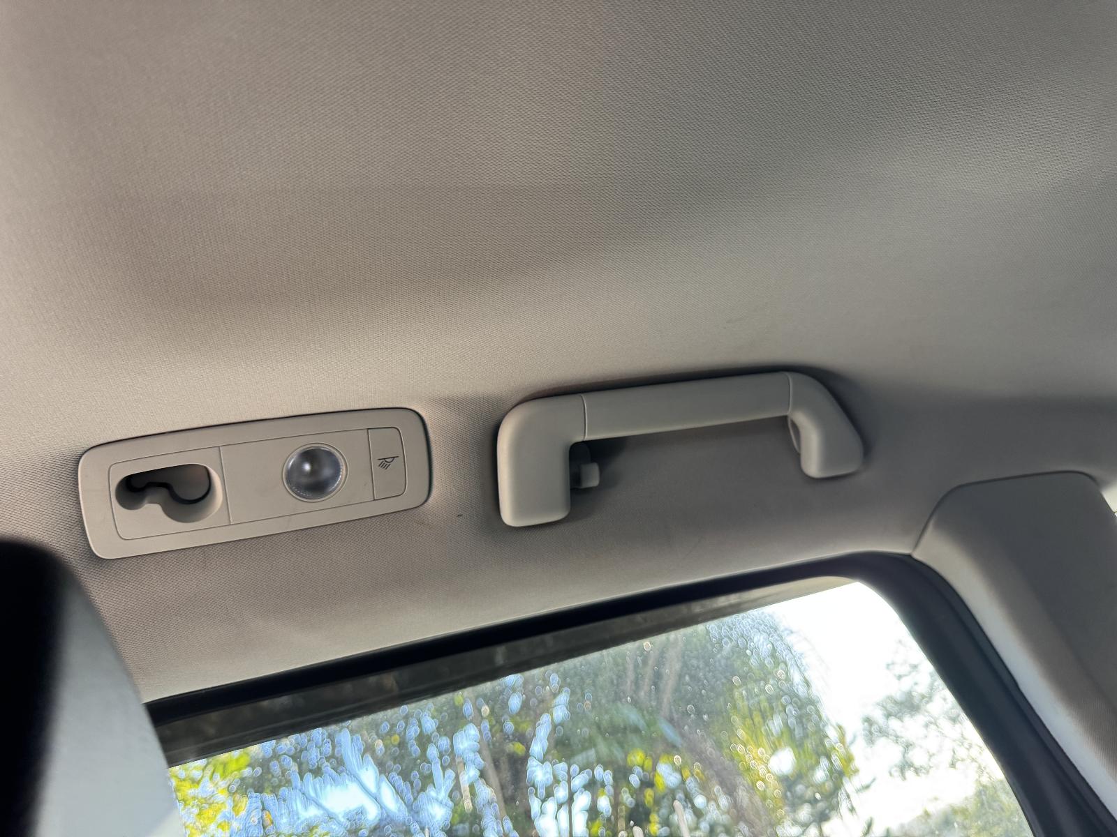 View VOLKSWAGEN TOUAREG 2012 5 Door Station Wagon Breaking