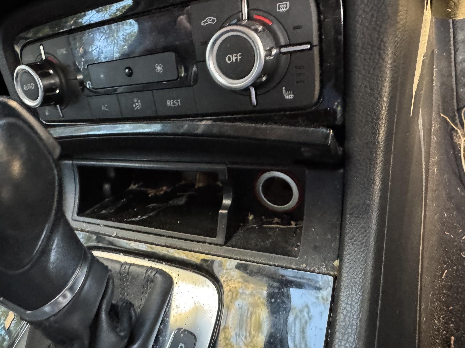 View VOLKSWAGEN TOUAREG 2012 5 Door Station Wagon Breaking