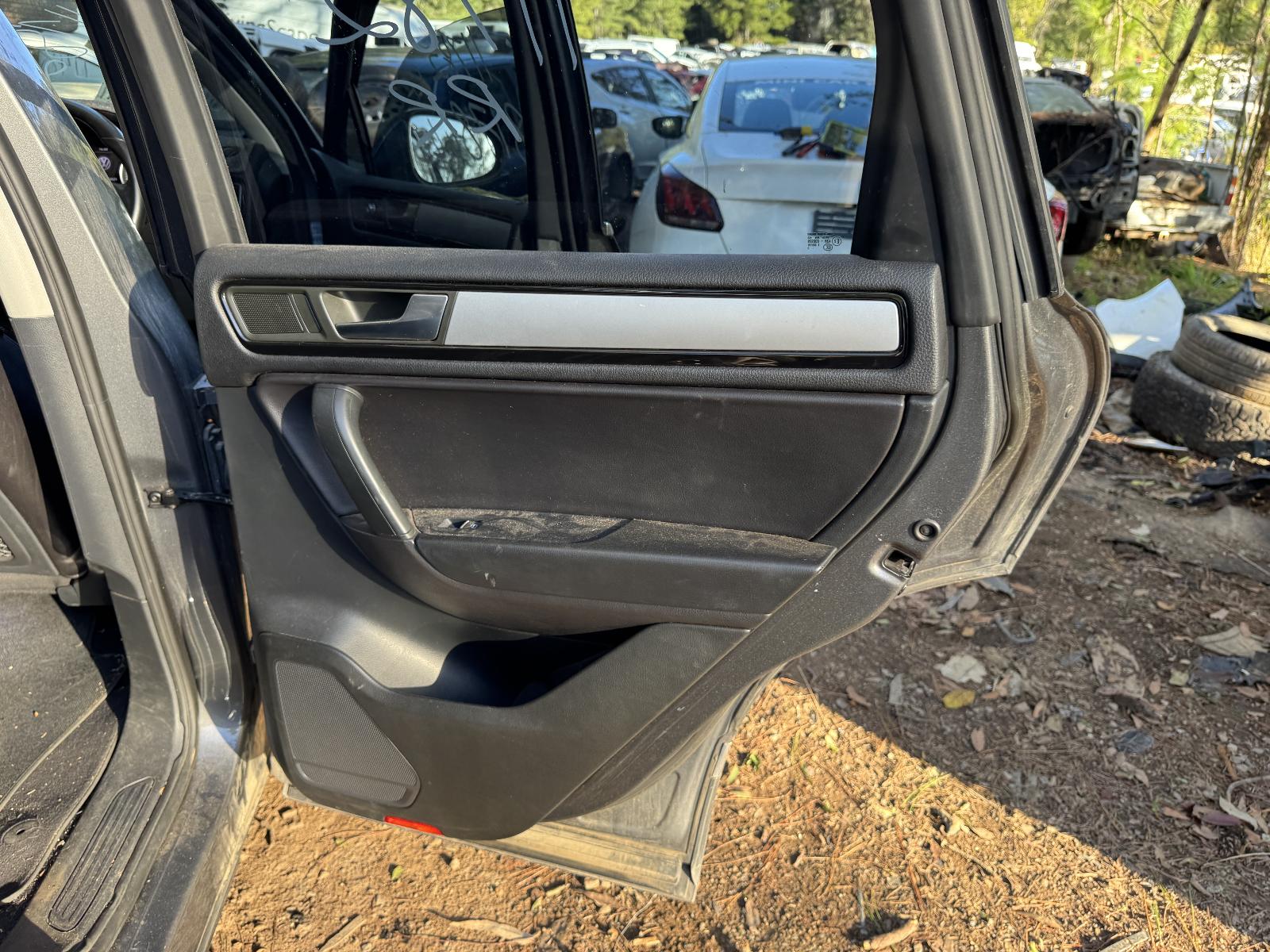 View VOLKSWAGEN TOUAREG 2012 5 Door Station Wagon Breaking