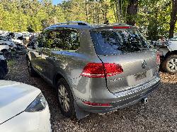View VOLKSWAGEN TOUAREG 2012 5 Door Station Wagon Breaking