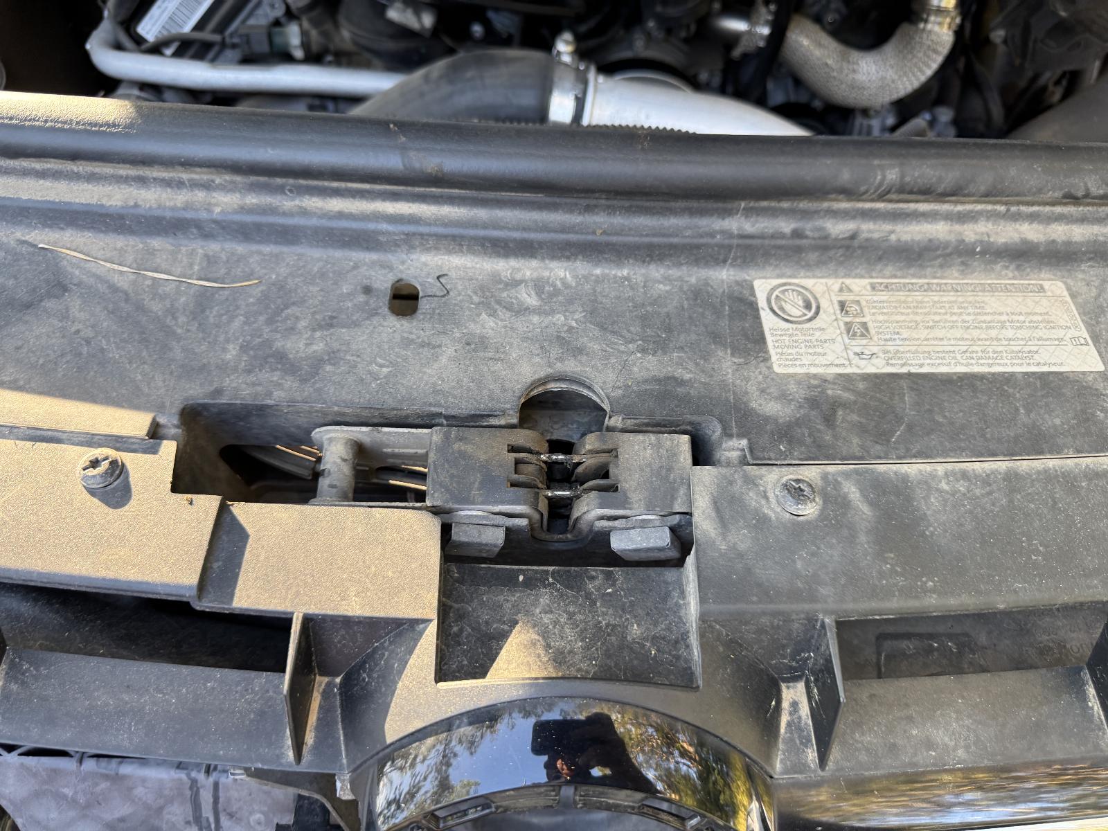View VOLKSWAGEN TOUAREG 2012 5 Door Station Wagon Breaking