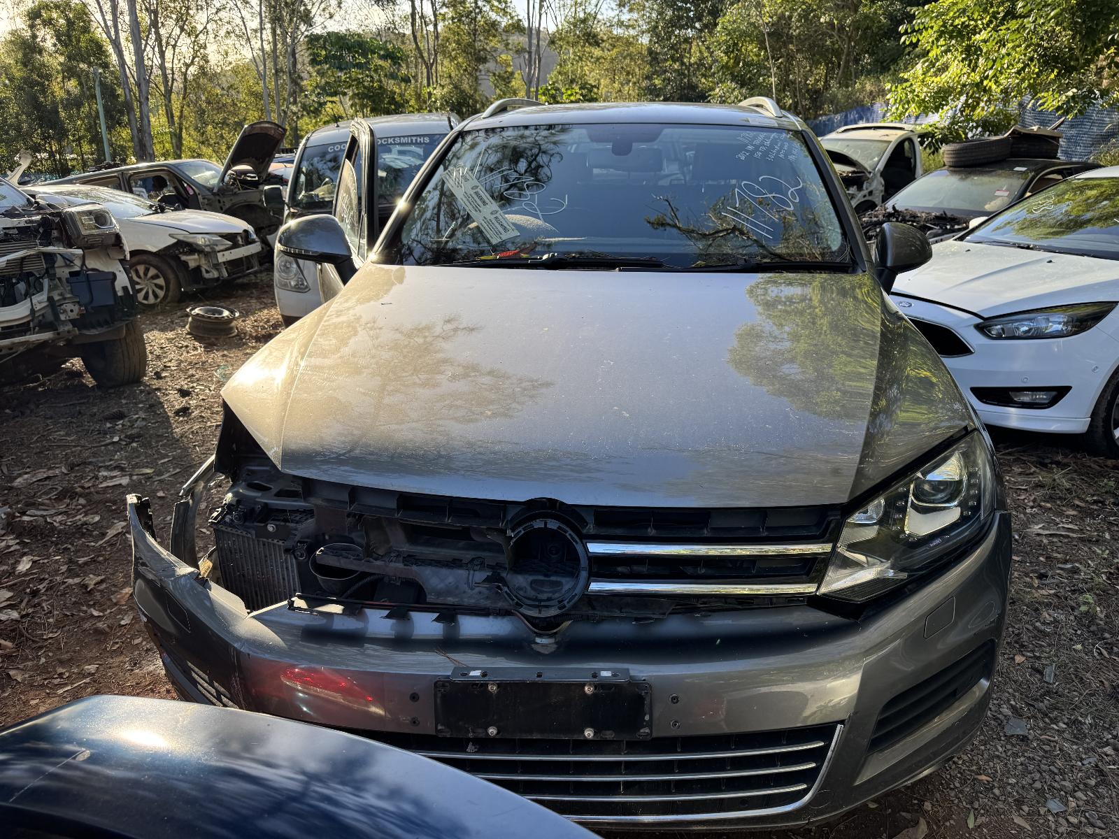 View VOLKSWAGEN TOUAREG 2012 5 Door Station Wagon Breaking