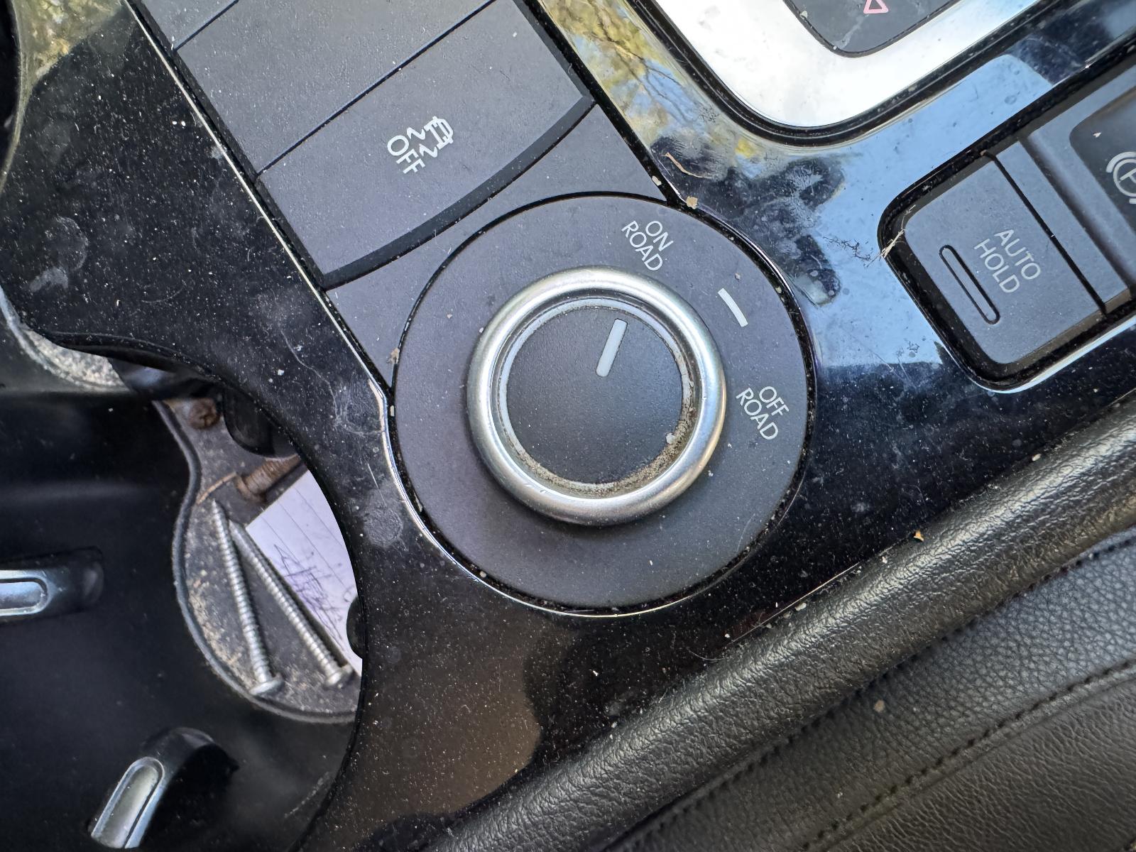 View VOLKSWAGEN TOUAREG 2012 5 Door Station Wagon Breaking