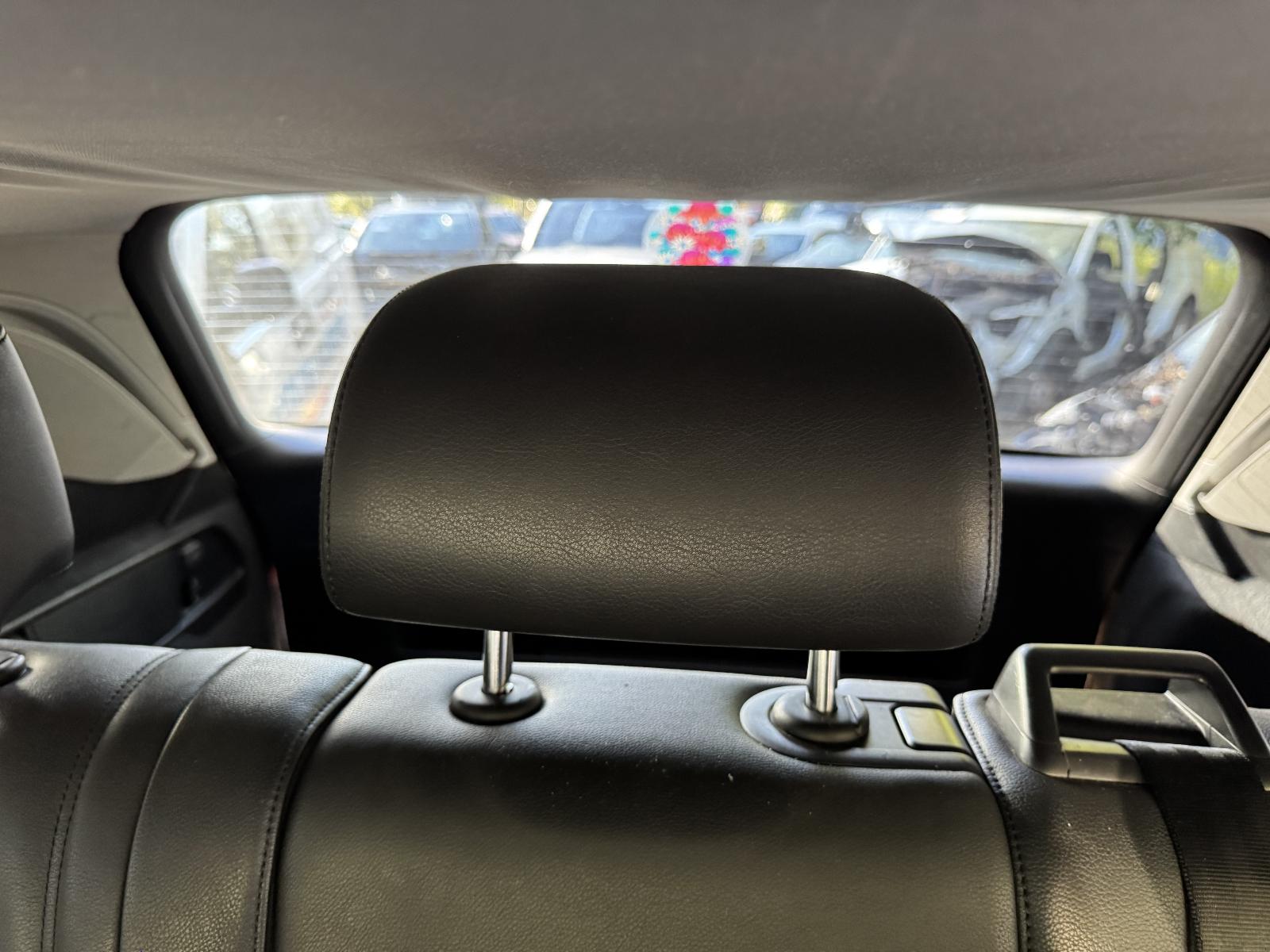 View VOLKSWAGEN TOUAREG 2012 5 Door Station Wagon Breaking