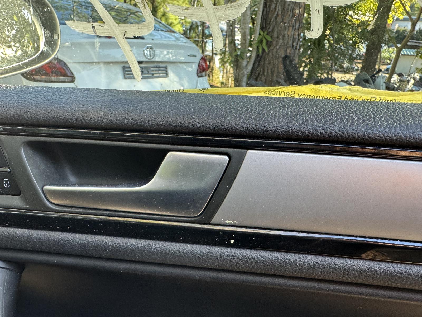 View VOLKSWAGEN TOUAREG 2012 5 Door Station Wagon Breaking