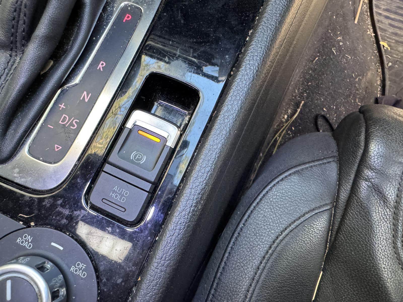 View VOLKSWAGEN TOUAREG 2012 5 Door Station Wagon Breaking
