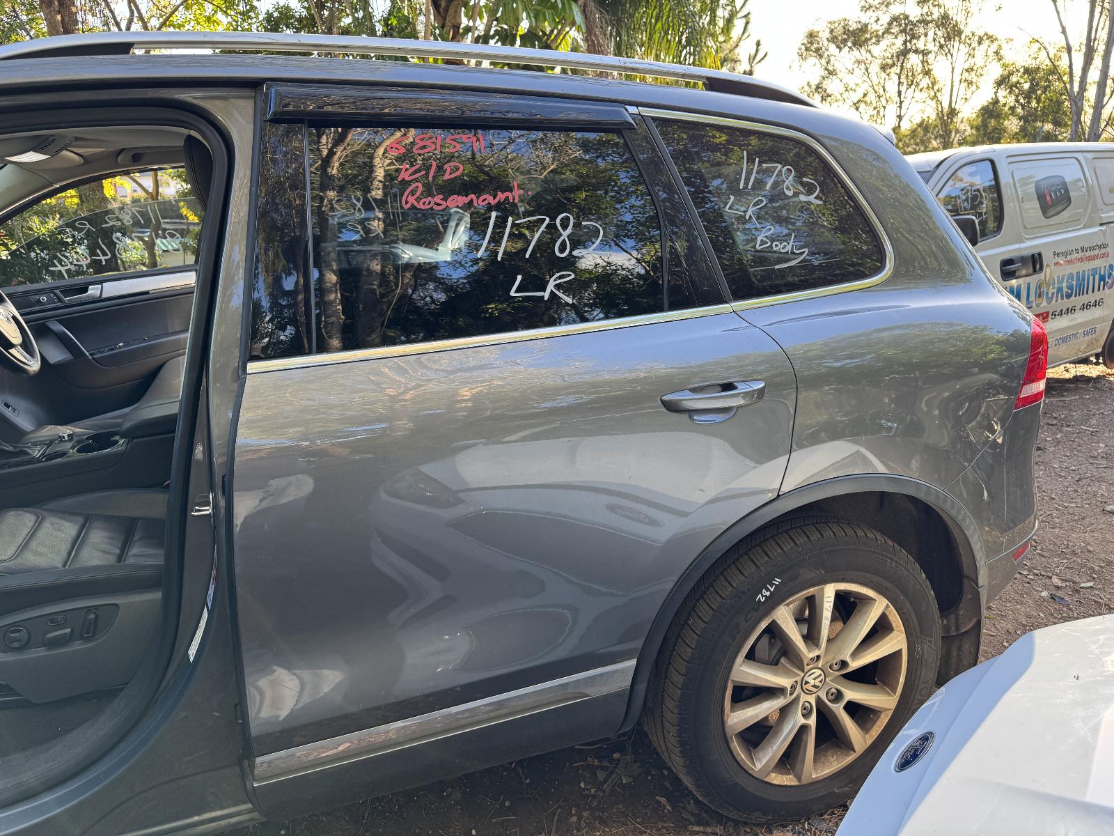 View VOLKSWAGEN TOUAREG 2012 5 Door Station Wagon Breaking