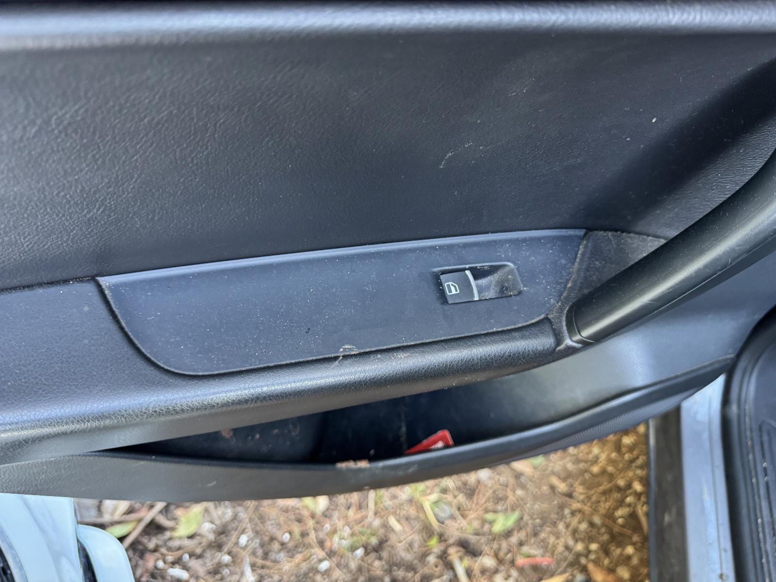 View VOLKSWAGEN TOUAREG 2012 5 Door Station Wagon Breaking