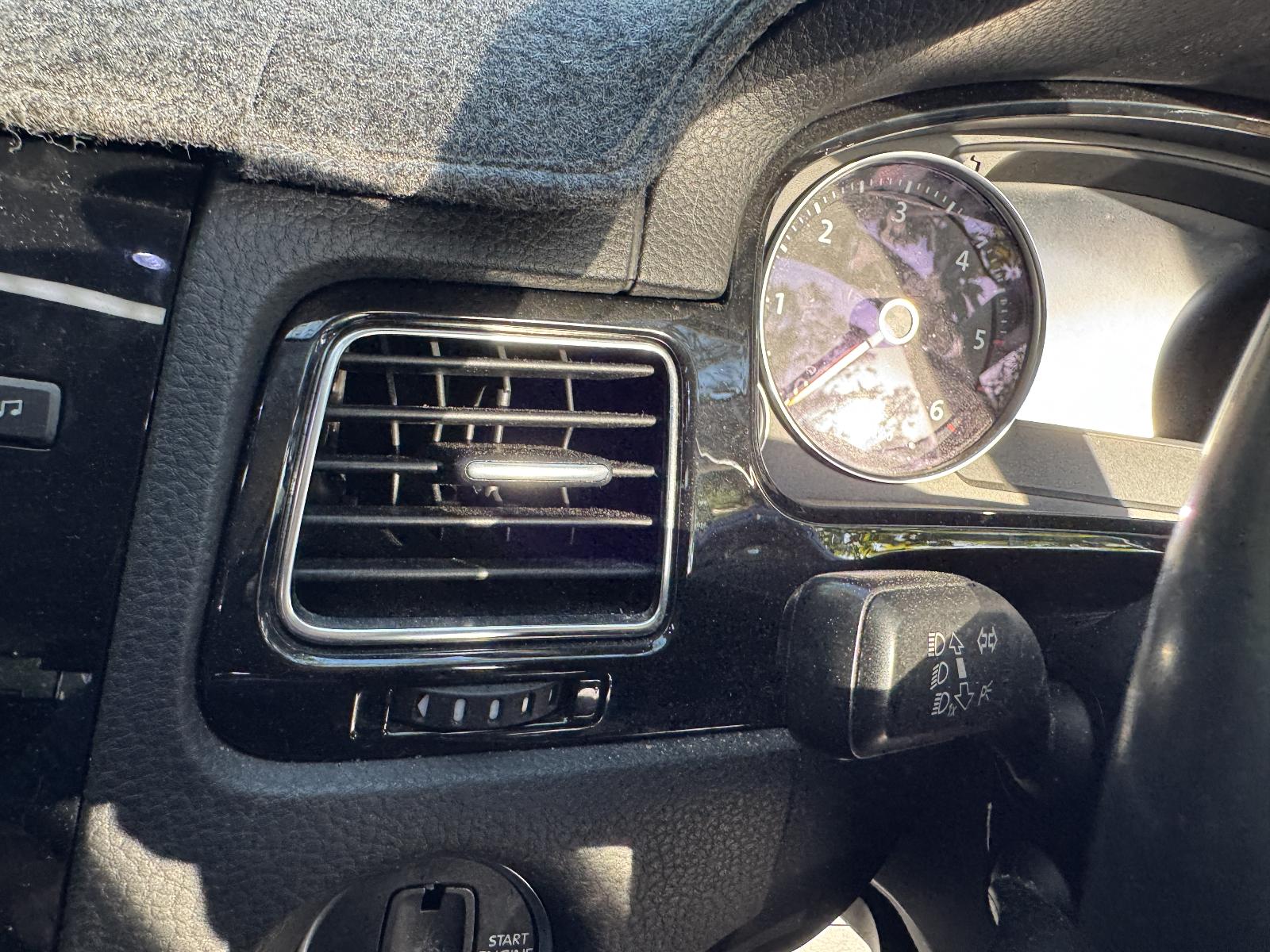 View VOLKSWAGEN TOUAREG 2012 5 Door Station Wagon Breaking