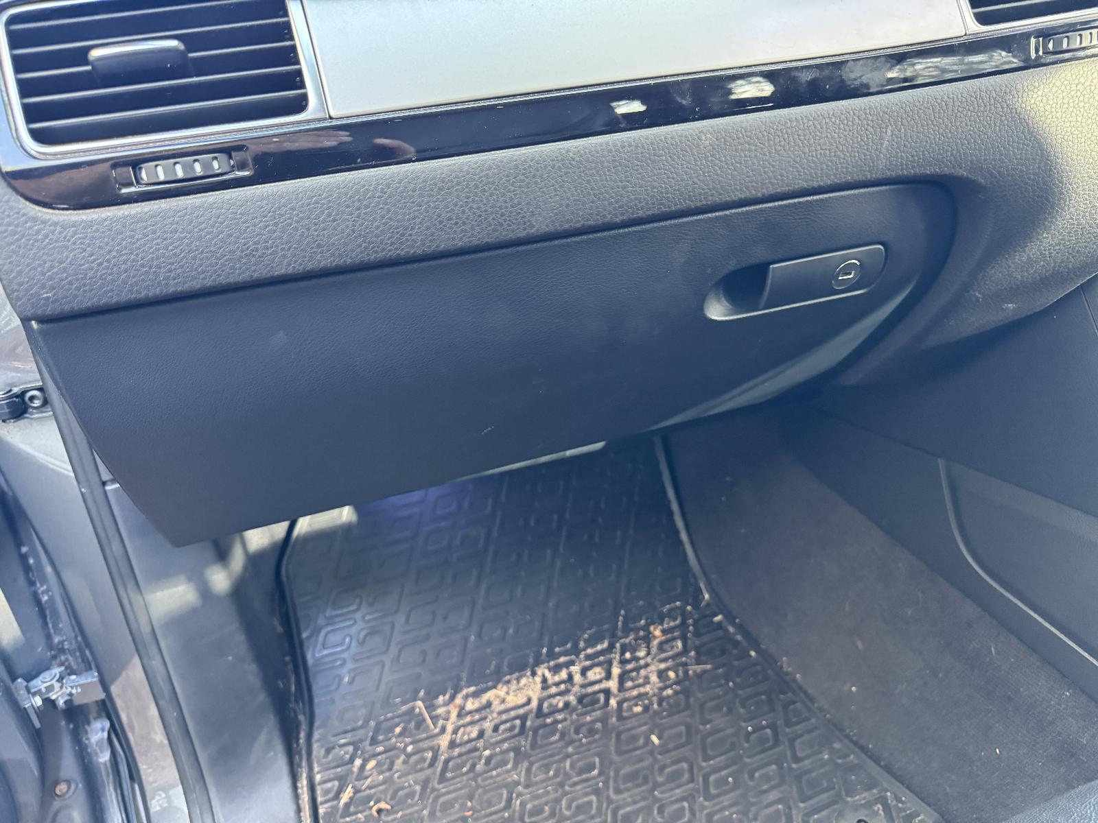 View VOLKSWAGEN TOUAREG 2012 5 Door Station Wagon Breaking