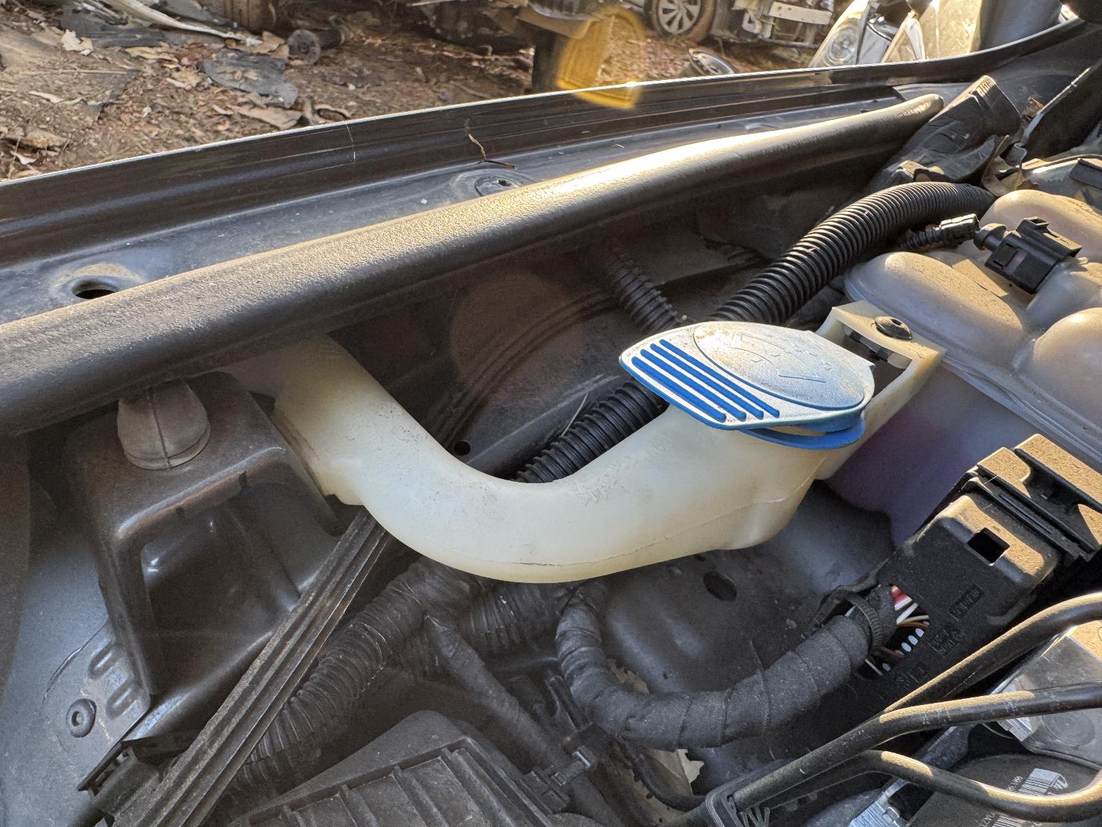 View VOLKSWAGEN TOUAREG 2012 5 Door Station Wagon Breaking