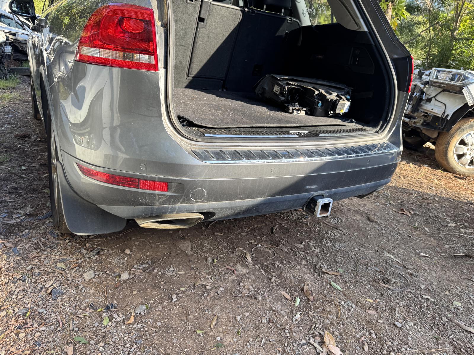 View VOLKSWAGEN TOUAREG 2012 5 Door Station Wagon Breaking