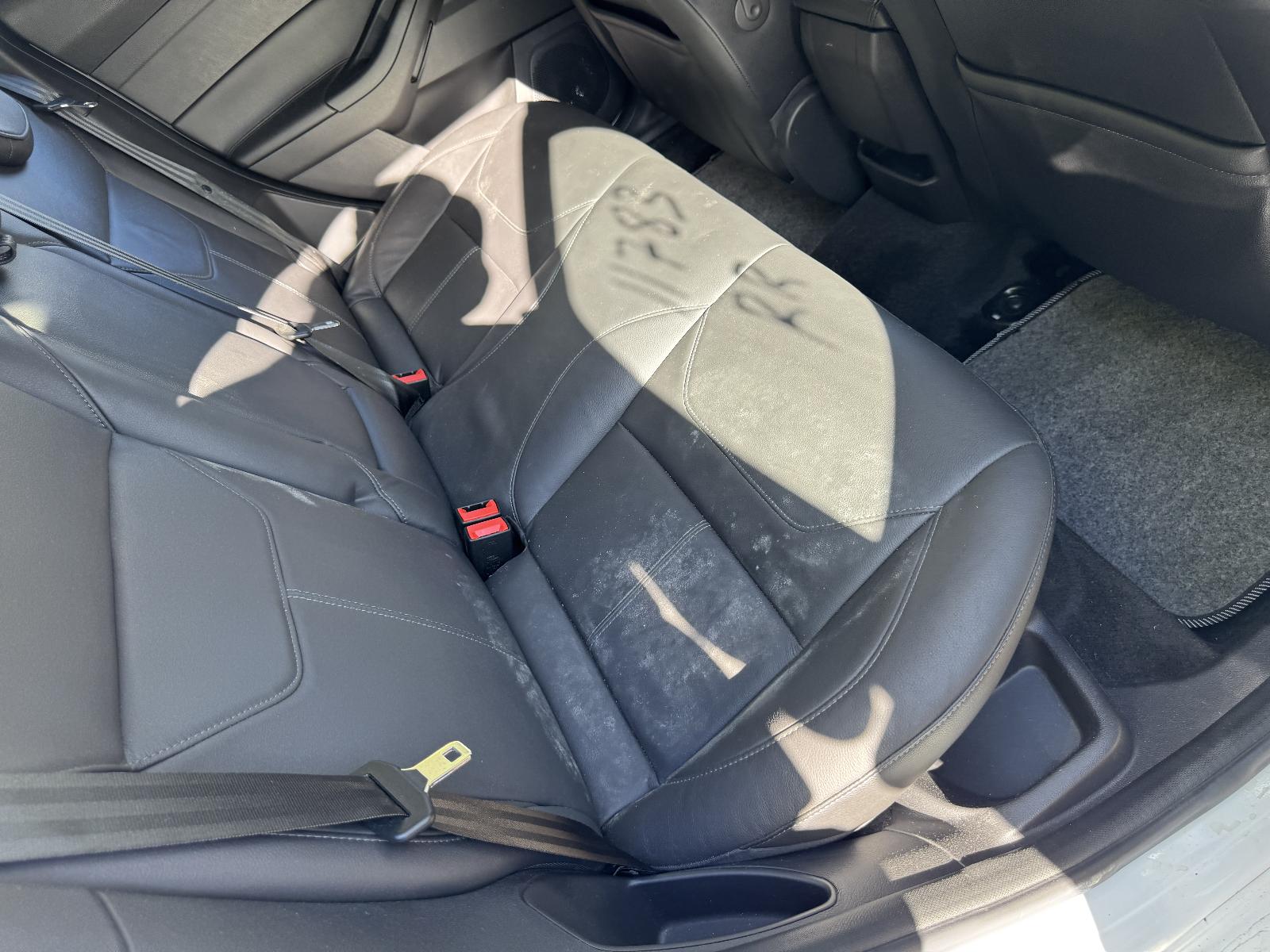 View FORD FOCUS 2015 4 Door Hatchback Breaking