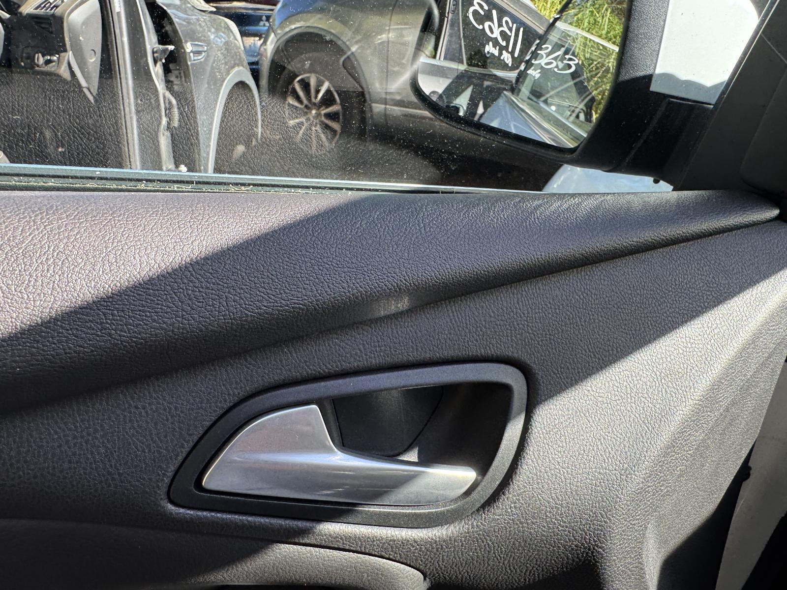 View FORD FOCUS 2015 4 Door Hatchback Breaking