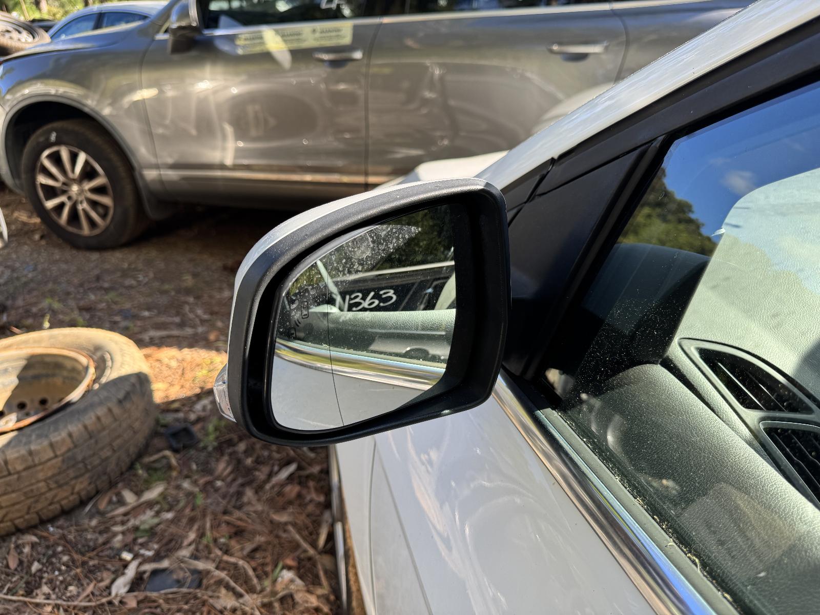 View FORD FOCUS 2015 4 Door Hatchback Breaking