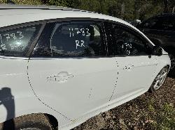 View FORD FOCUS 2015 4 Door Hatchback Breaking