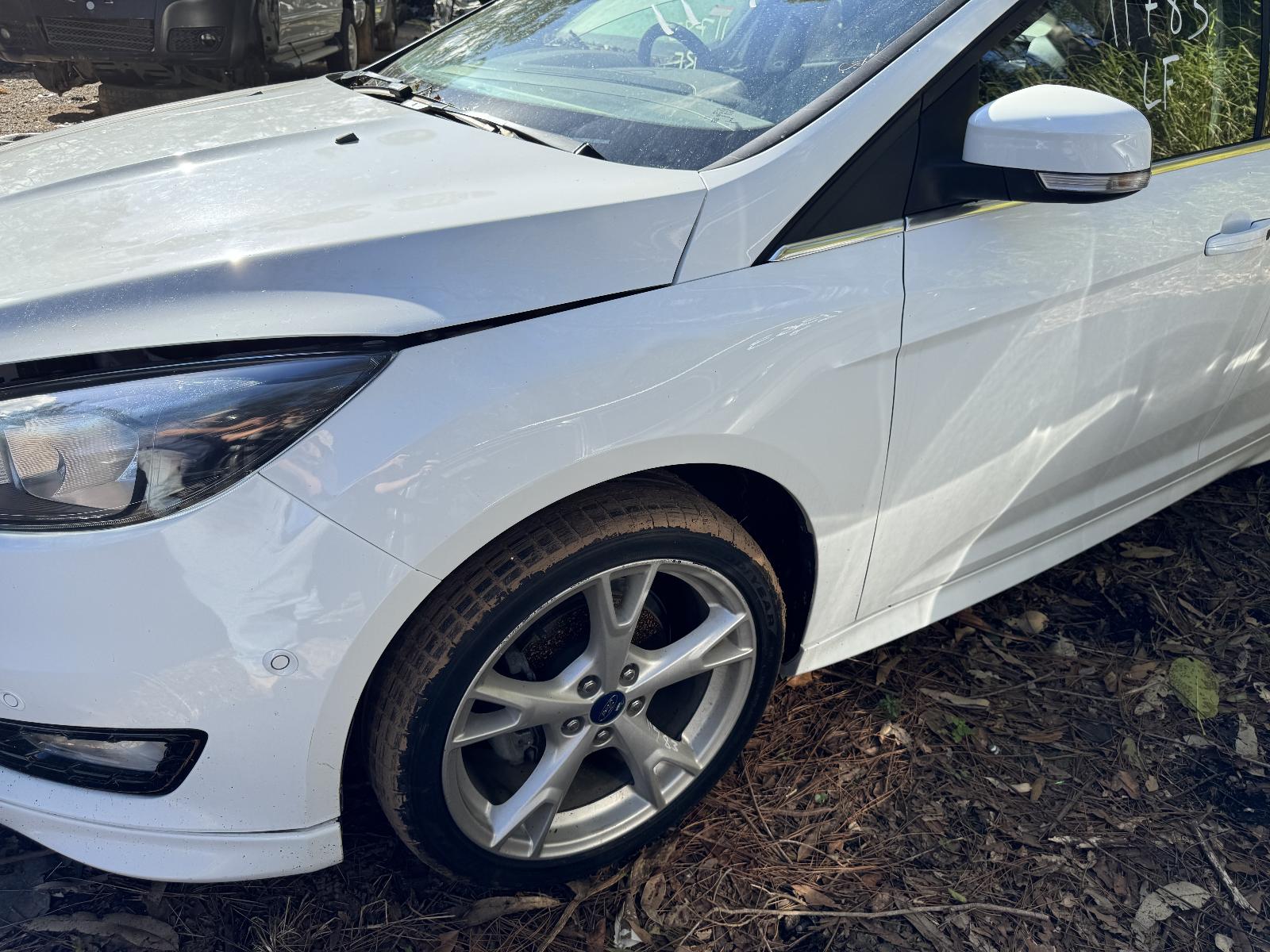 View FORD FOCUS 2015 4 Door Hatchback Breaking