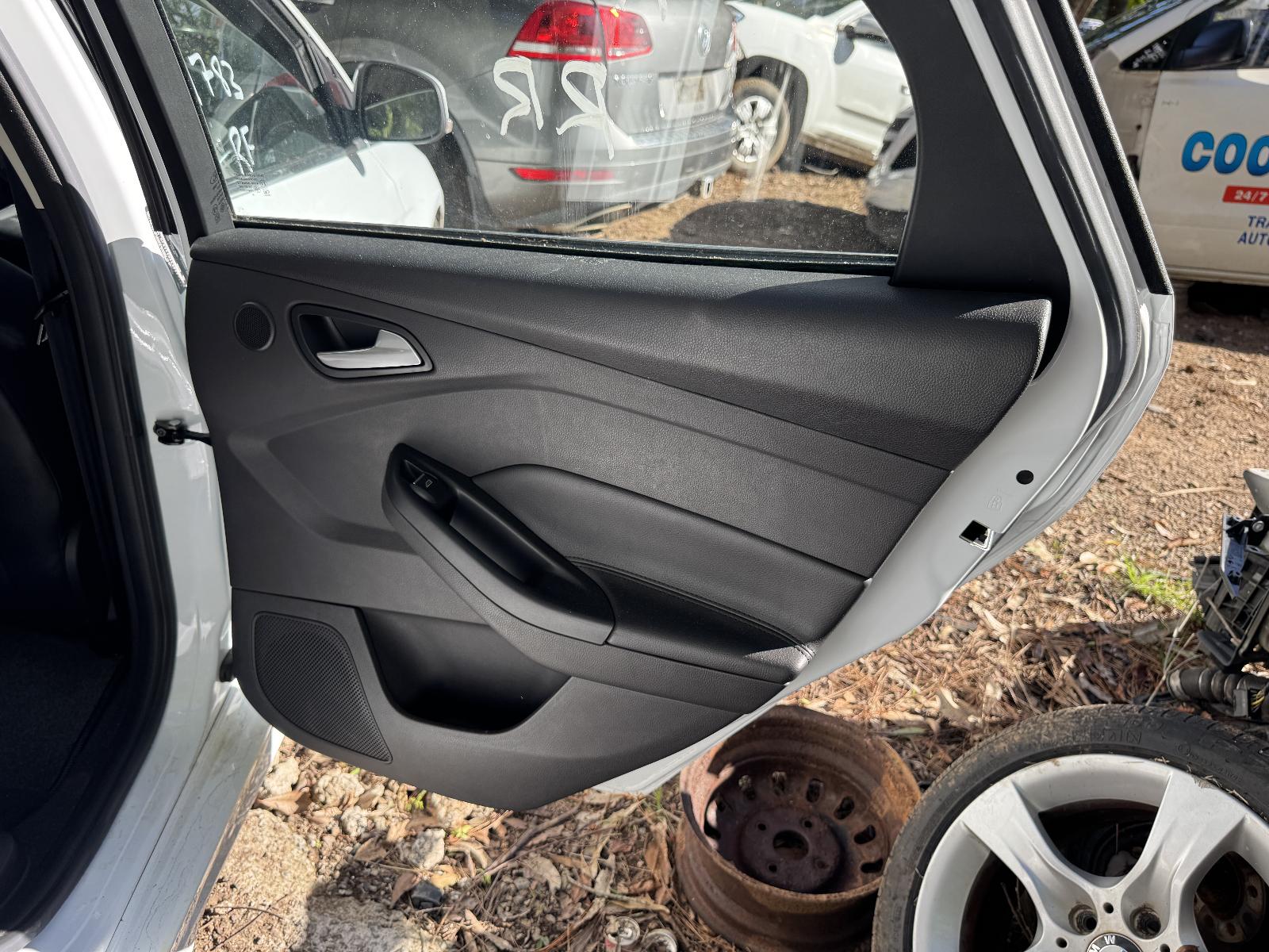 View FORD FOCUS 2015 4 Door Hatchback Breaking