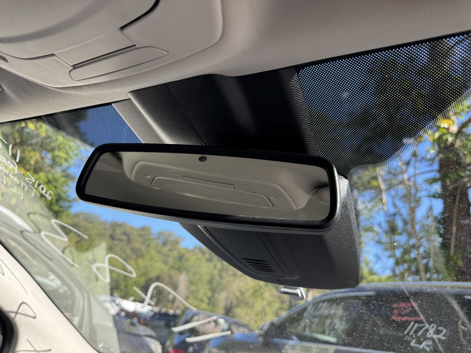 View FORD FOCUS 2015 4 Door Hatchback Breaking