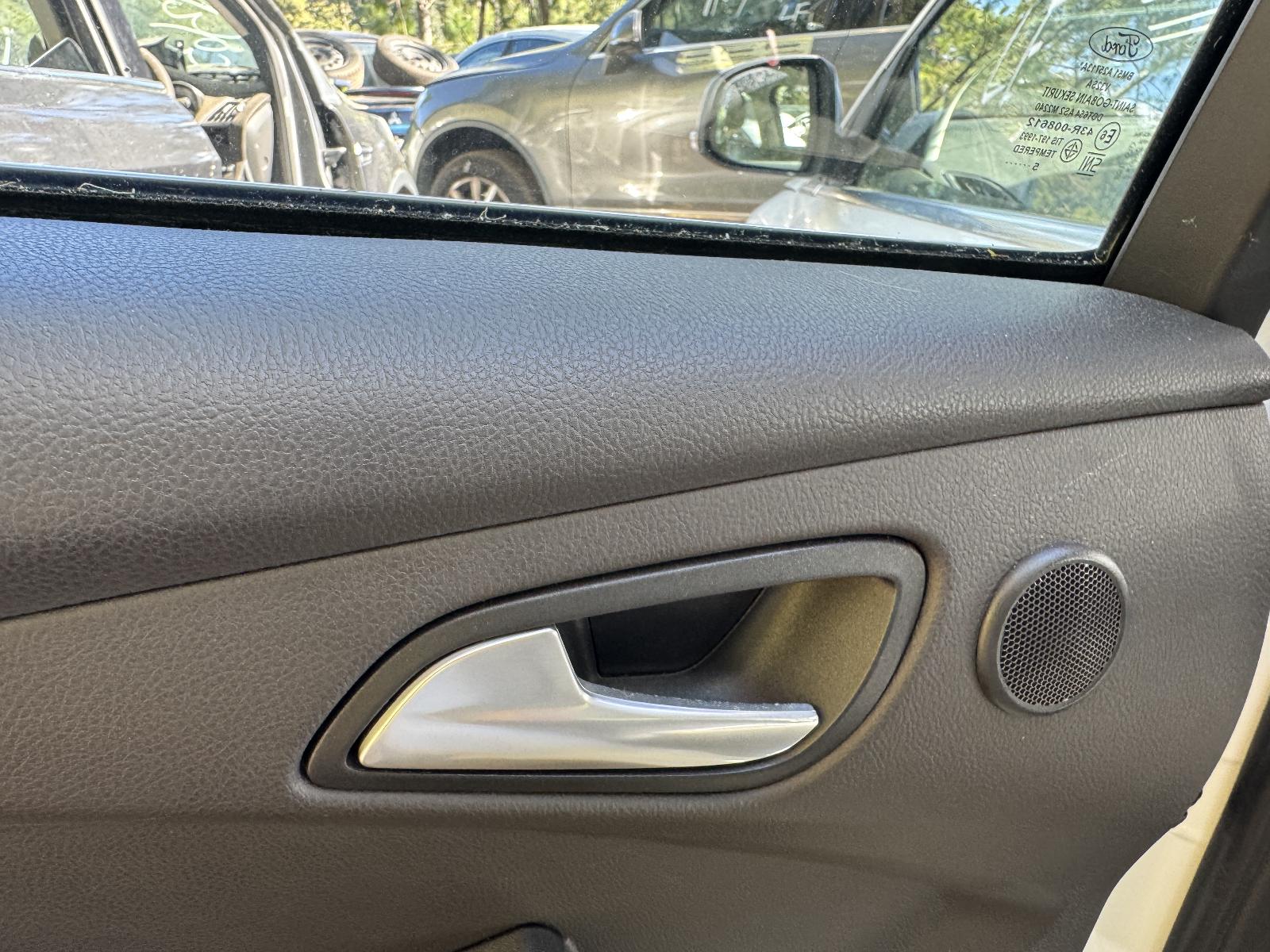 View FORD FOCUS 2015 4 Door Hatchback Breaking