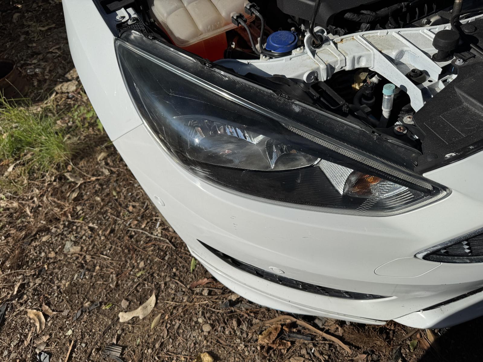 View FORD FOCUS 2015 4 Door Hatchback Breaking