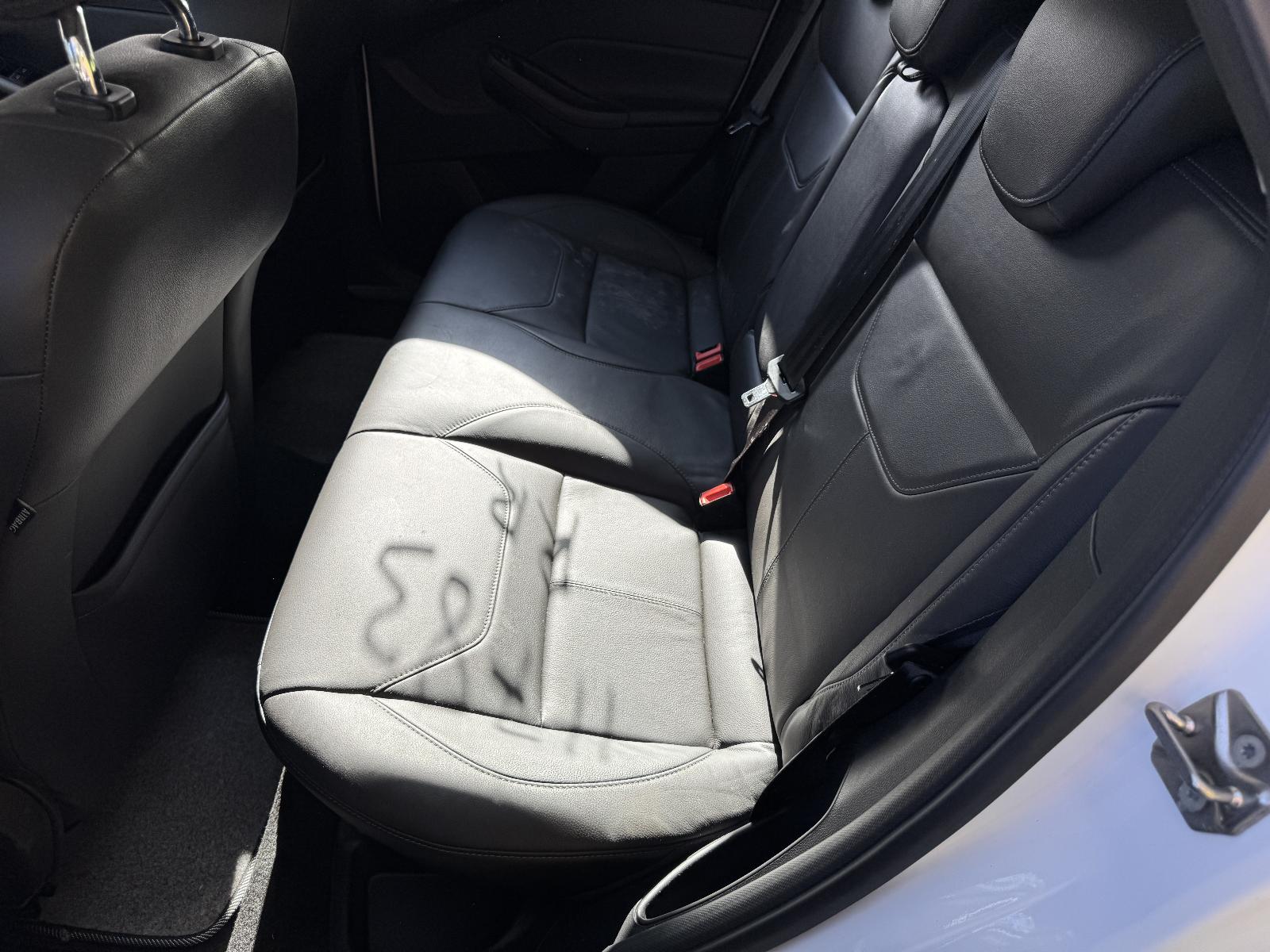 View FORD FOCUS 2015 4 Door Hatchback Breaking