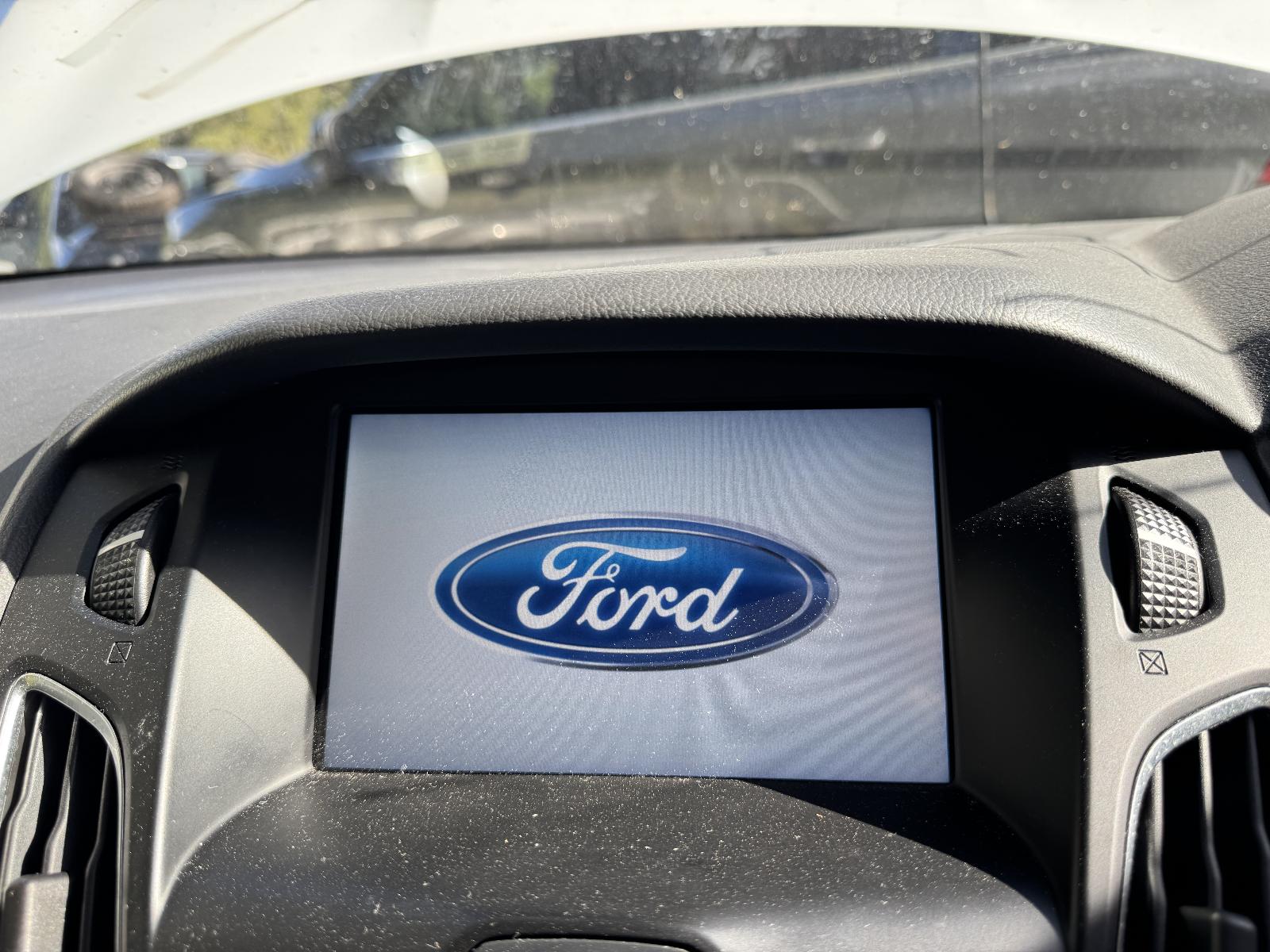 View FORD FOCUS 2015 4 Door Hatchback Breaking