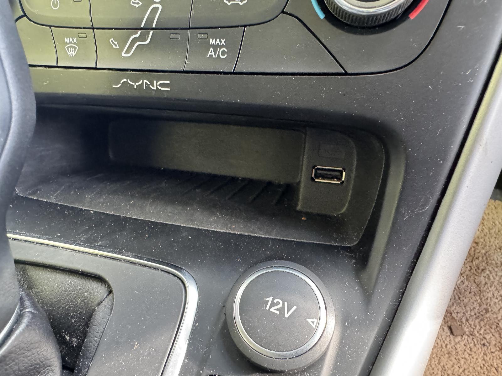 View FORD FOCUS 2015 4 Door Hatchback Breaking