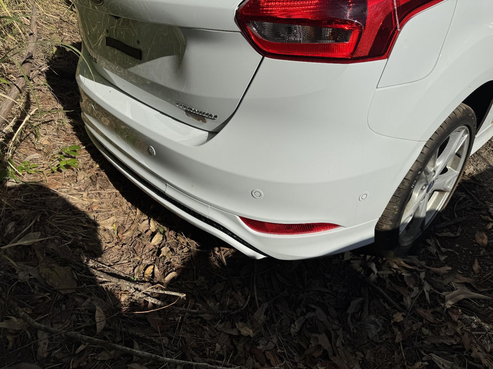 View FORD FOCUS 2015 4 Door Hatchback Breaking