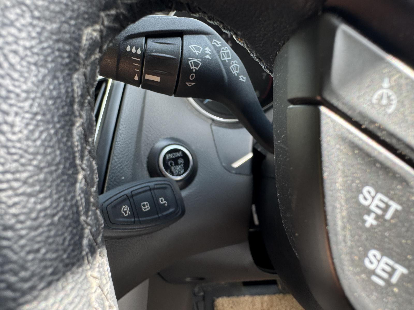 View FORD FOCUS 2015 4 Door Hatchback Breaking