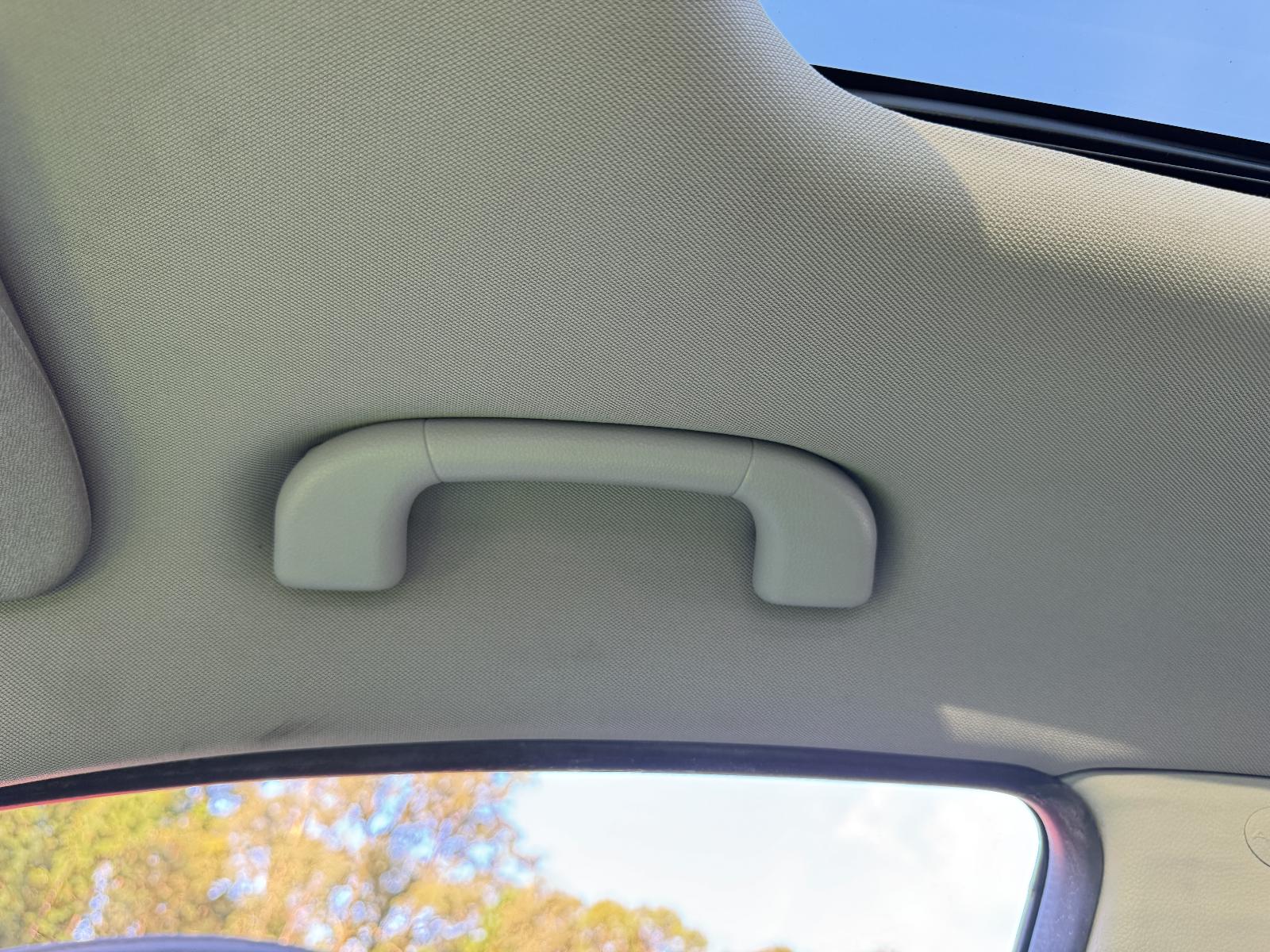 View HOLDEN CAPTIVA 2013 5 Door Station Wagon Breaking