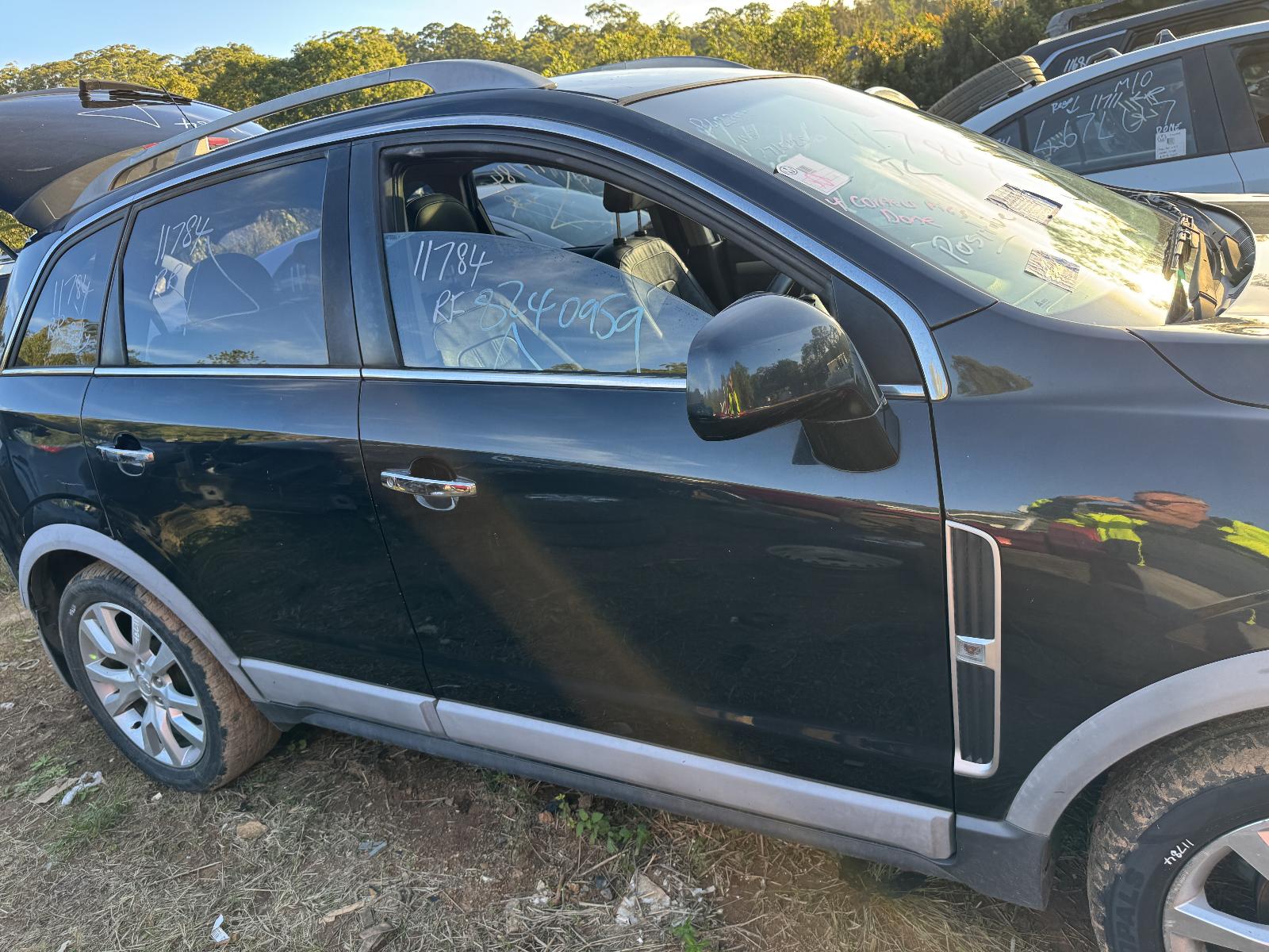 View HOLDEN CAPTIVA 2013 5 Door Station Wagon Breaking