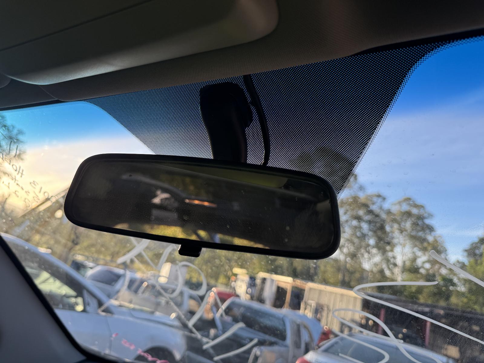 View HOLDEN CAPTIVA 2013 5 Door Station Wagon Breaking