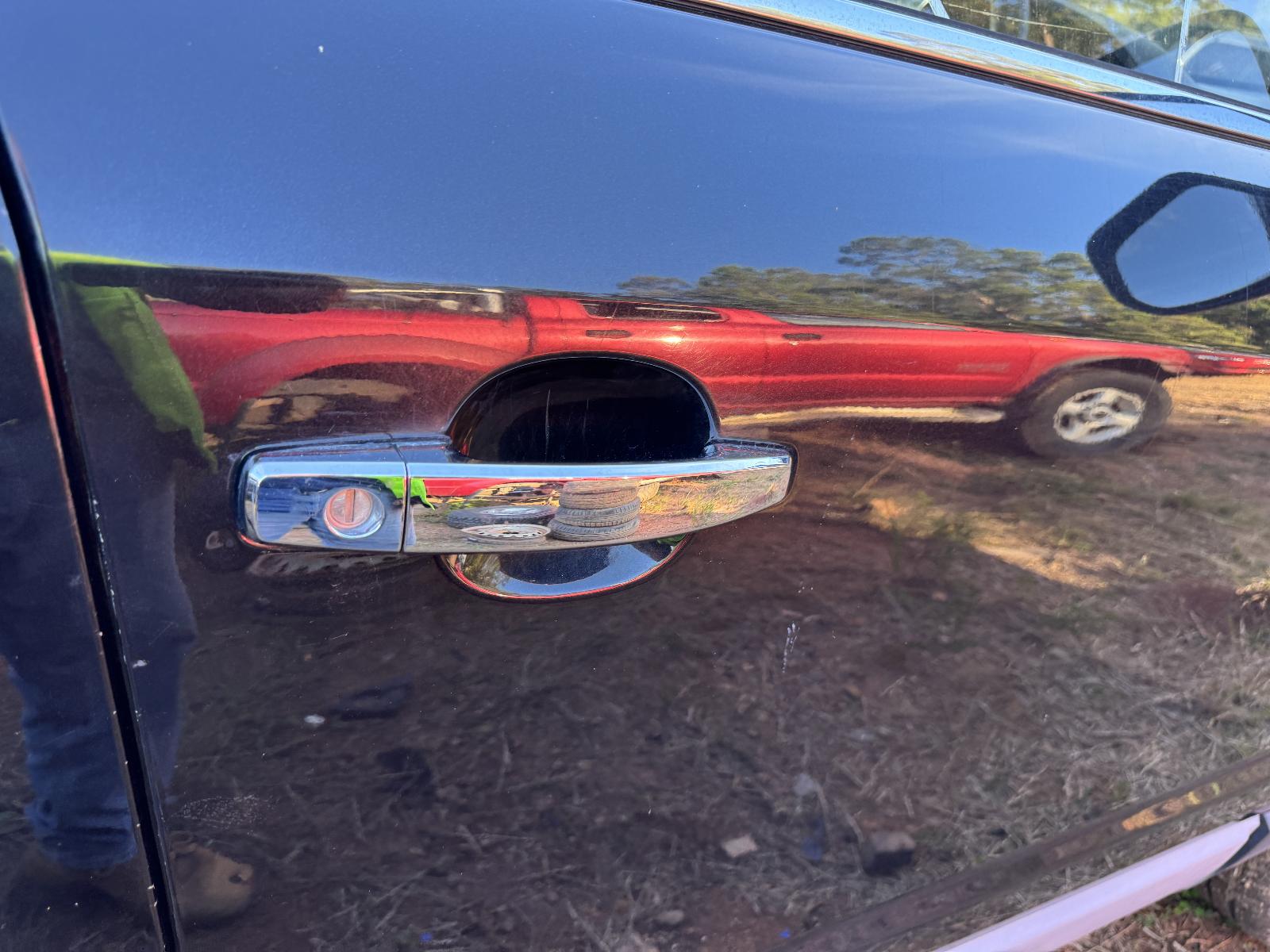 View HOLDEN CAPTIVA 2013 5 Door Station Wagon Breaking