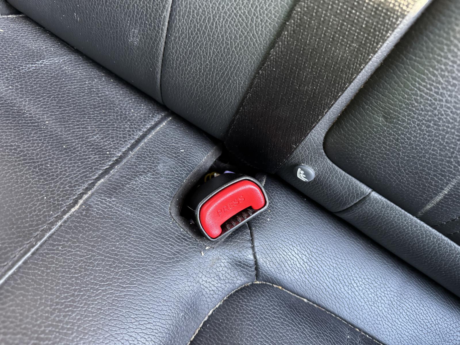 View HOLDEN CAPTIVA 2013 5 Door Station Wagon Breaking