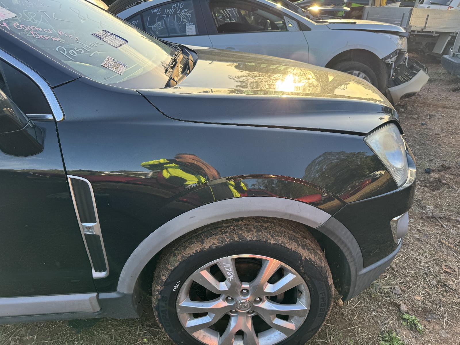 View HOLDEN CAPTIVA 2013 5 Door Station Wagon Breaking