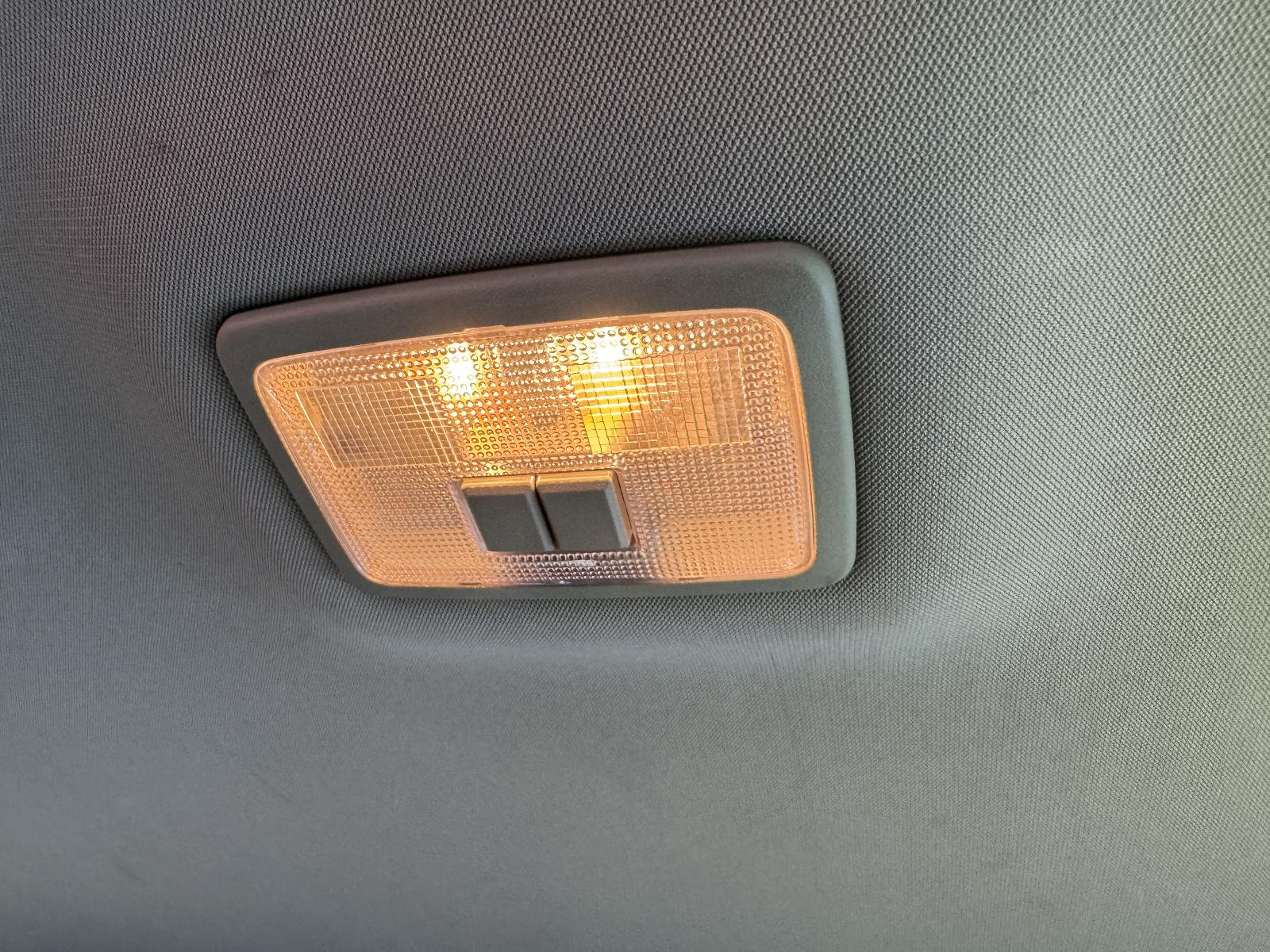 View HOLDEN CAPTIVA 2013 5 Door Station Wagon Breaking