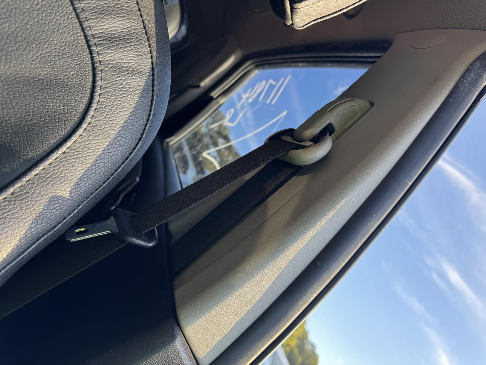 View HOLDEN CAPTIVA 2013 5 Door Station Wagon Breaking