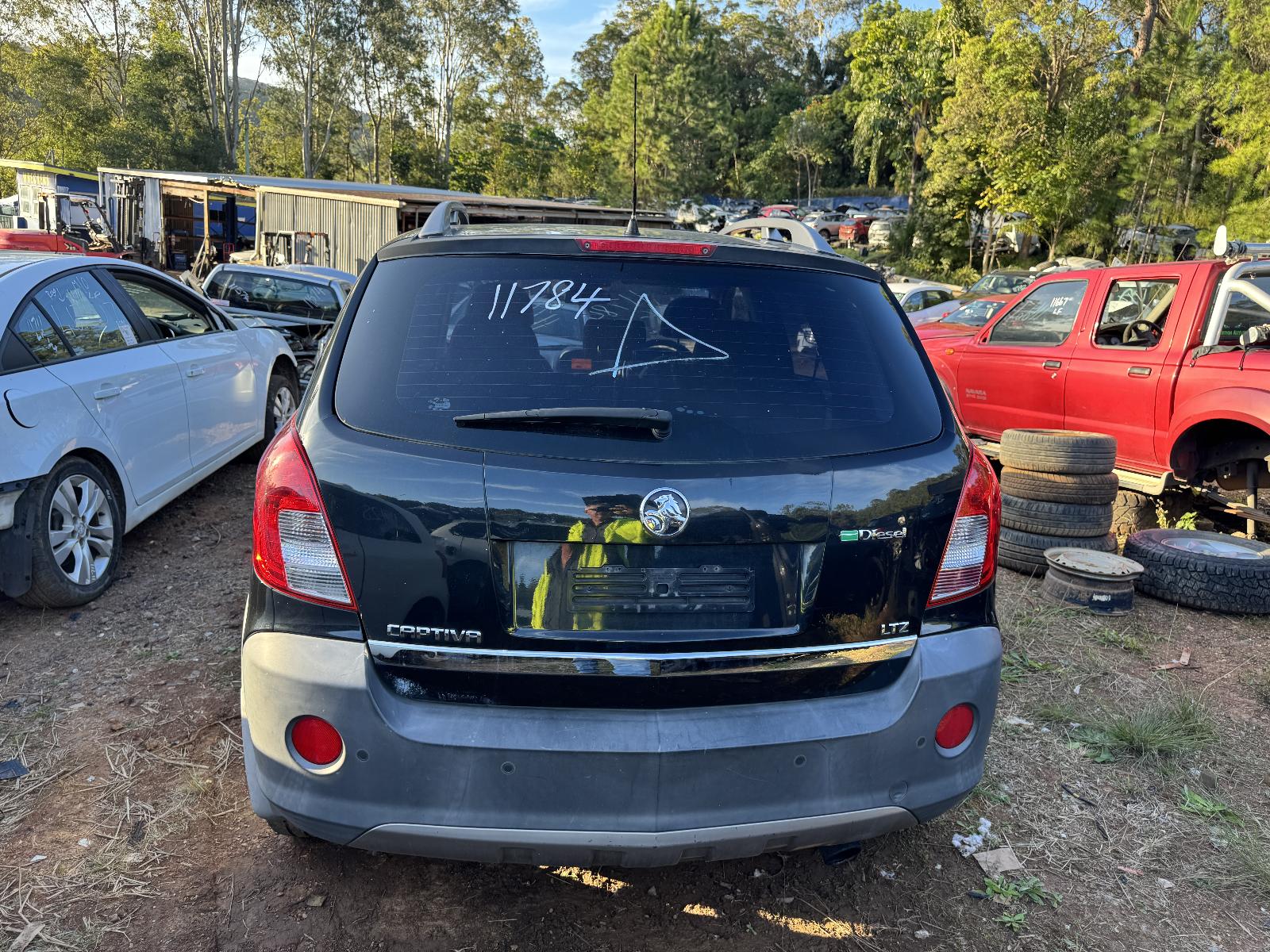 View HOLDEN CAPTIVA 2013 5 Door Station Wagon Breaking